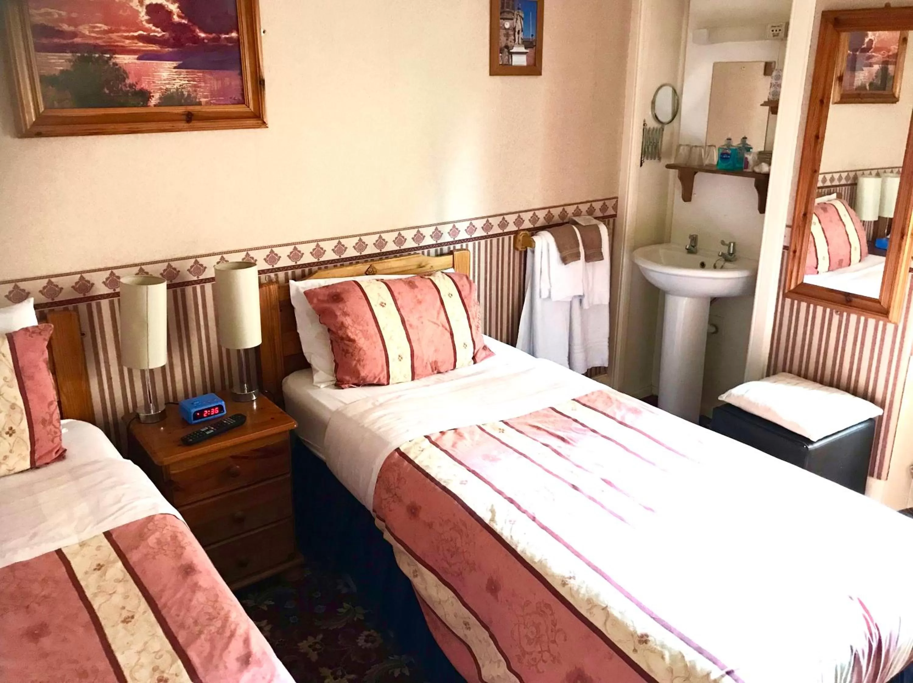 Bedroom, Bed in Ferintosh Guest House