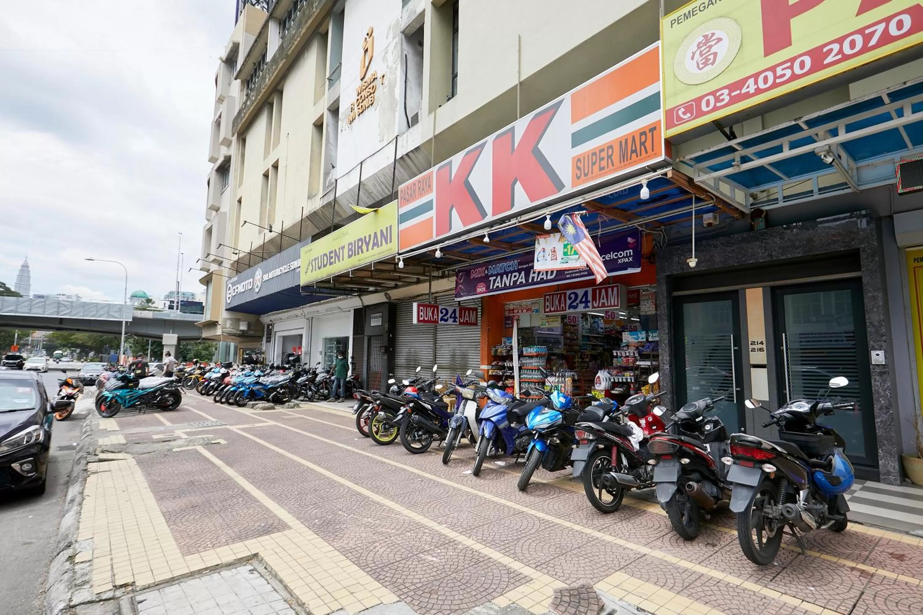 Quiet street view in Grand Pacific Hotel PWTC