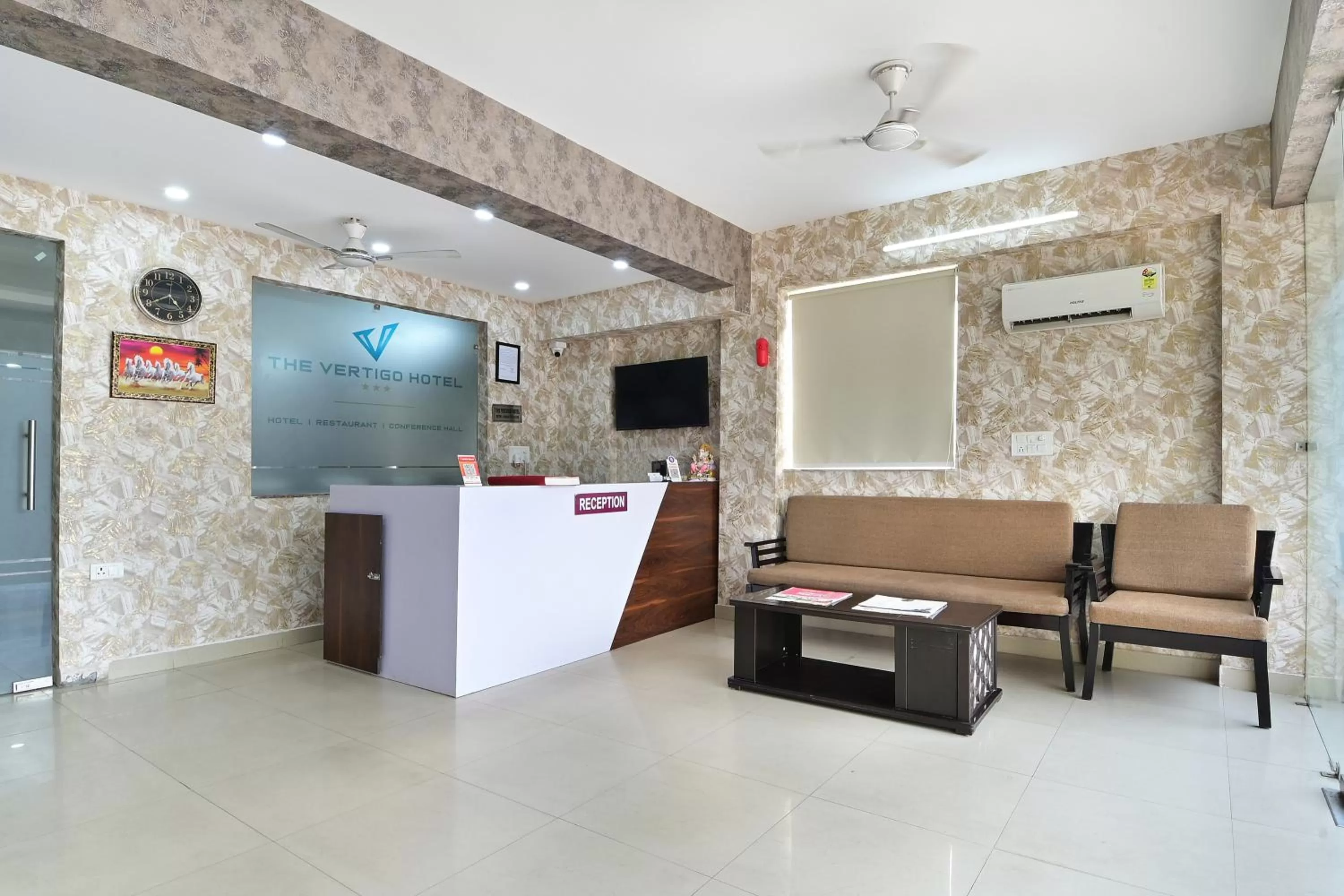 Lobby or reception, Lobby/Reception in The Vertigo