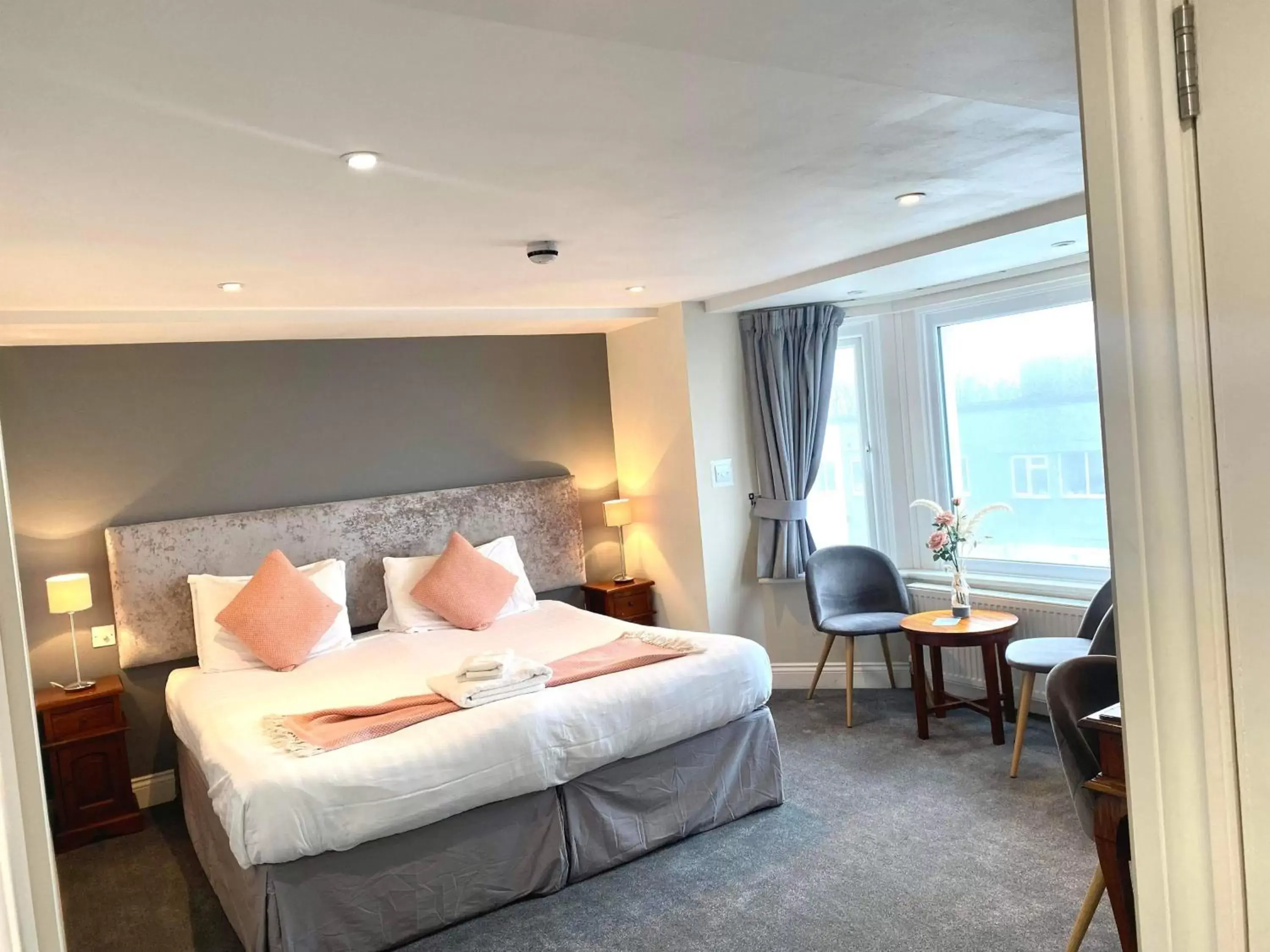 Deluxe Double or Twin Room with Sea View - single occupancy in Beach Green Hotel Deluxe Double or Twin Room with Sea View - single occupancy in Beach Green Hotel