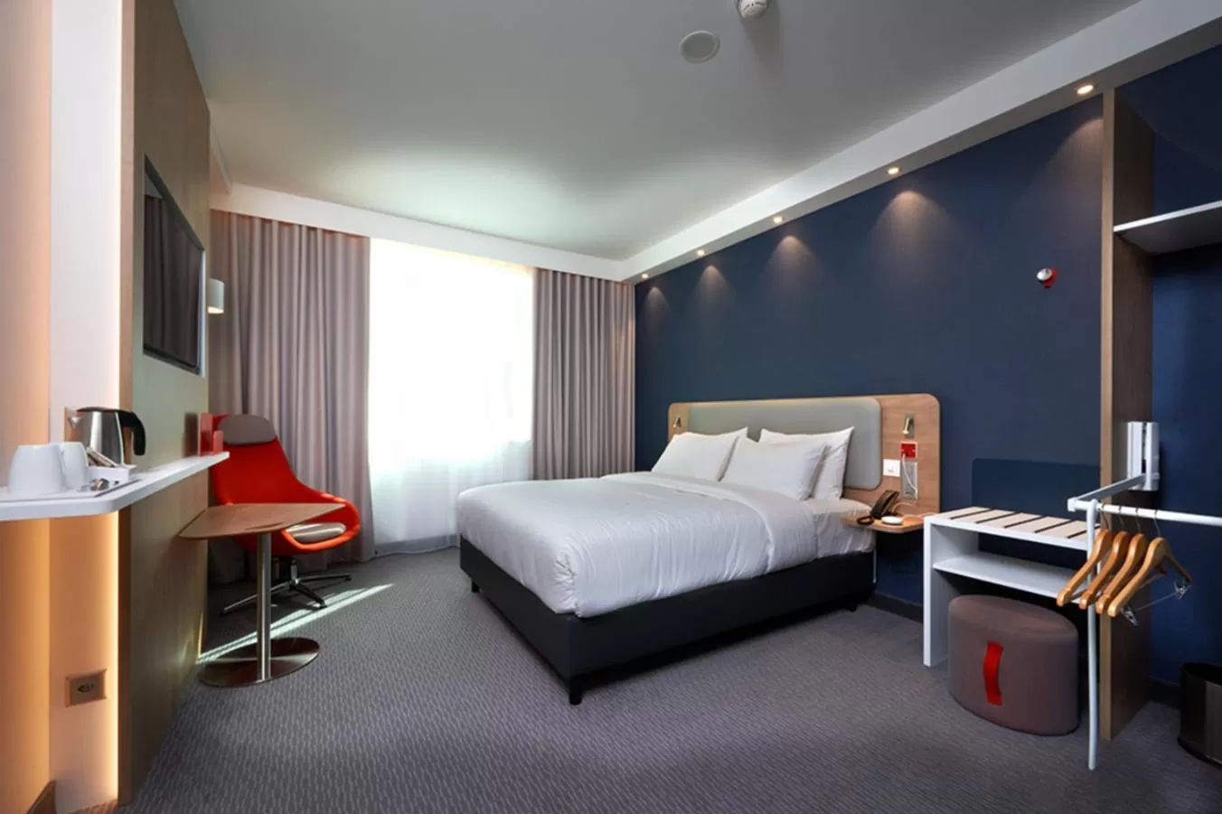 Photo of the whole room, Bed in Holiday Inn Express & Suites - Basel - Allschwil by IHG