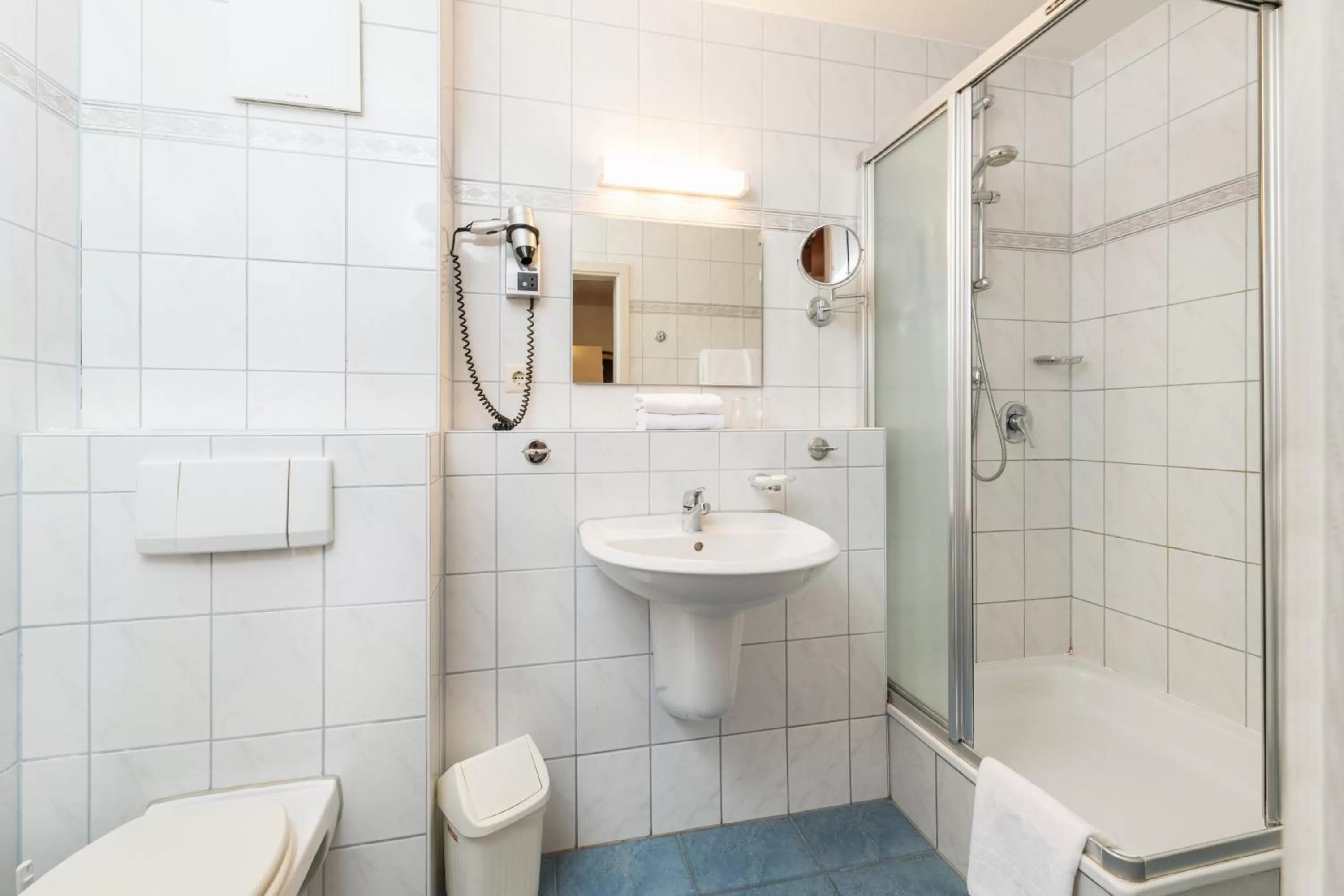 Bathroom in Hotel am Markt