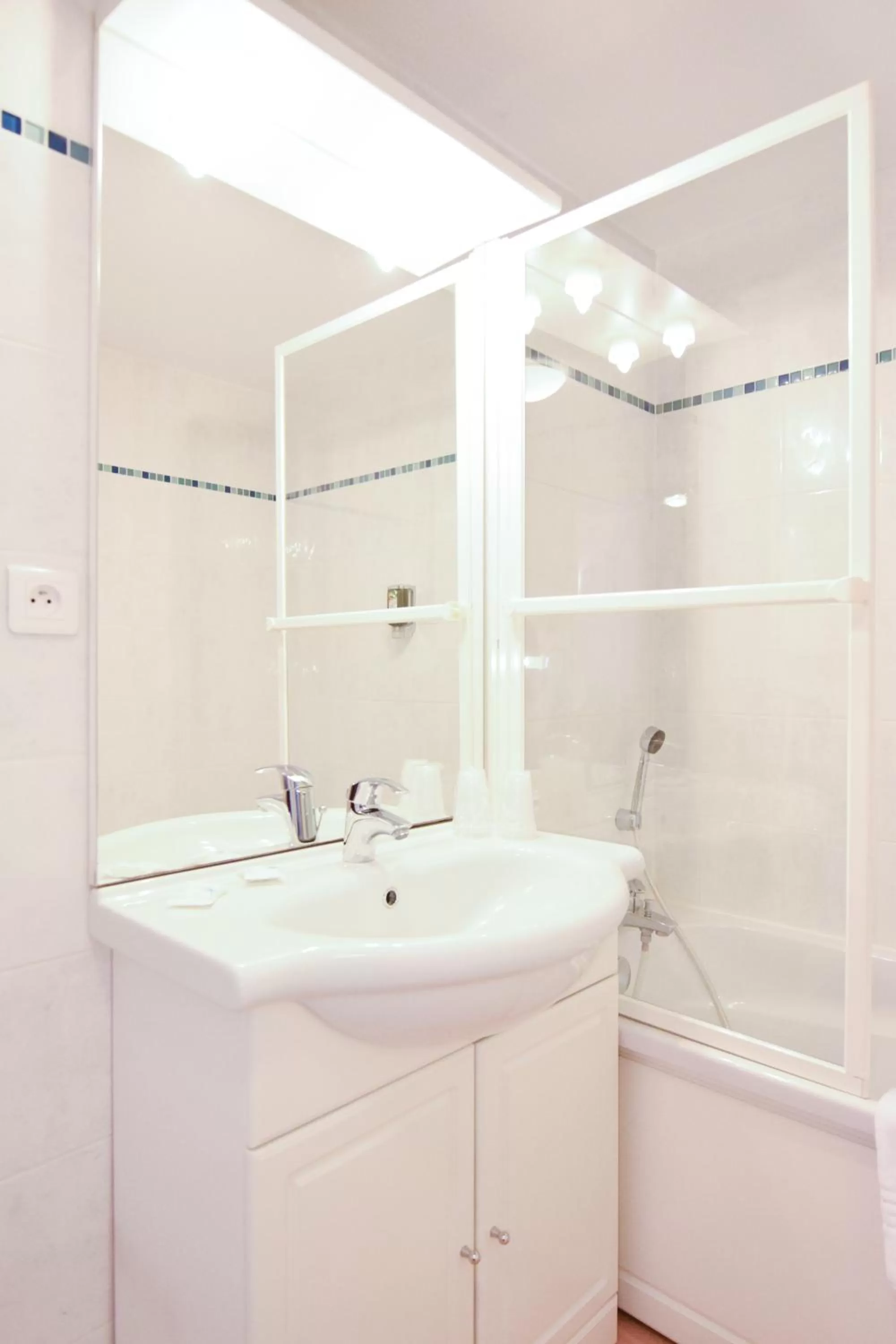 Bathroom in Residhotel Mulhouse Centre