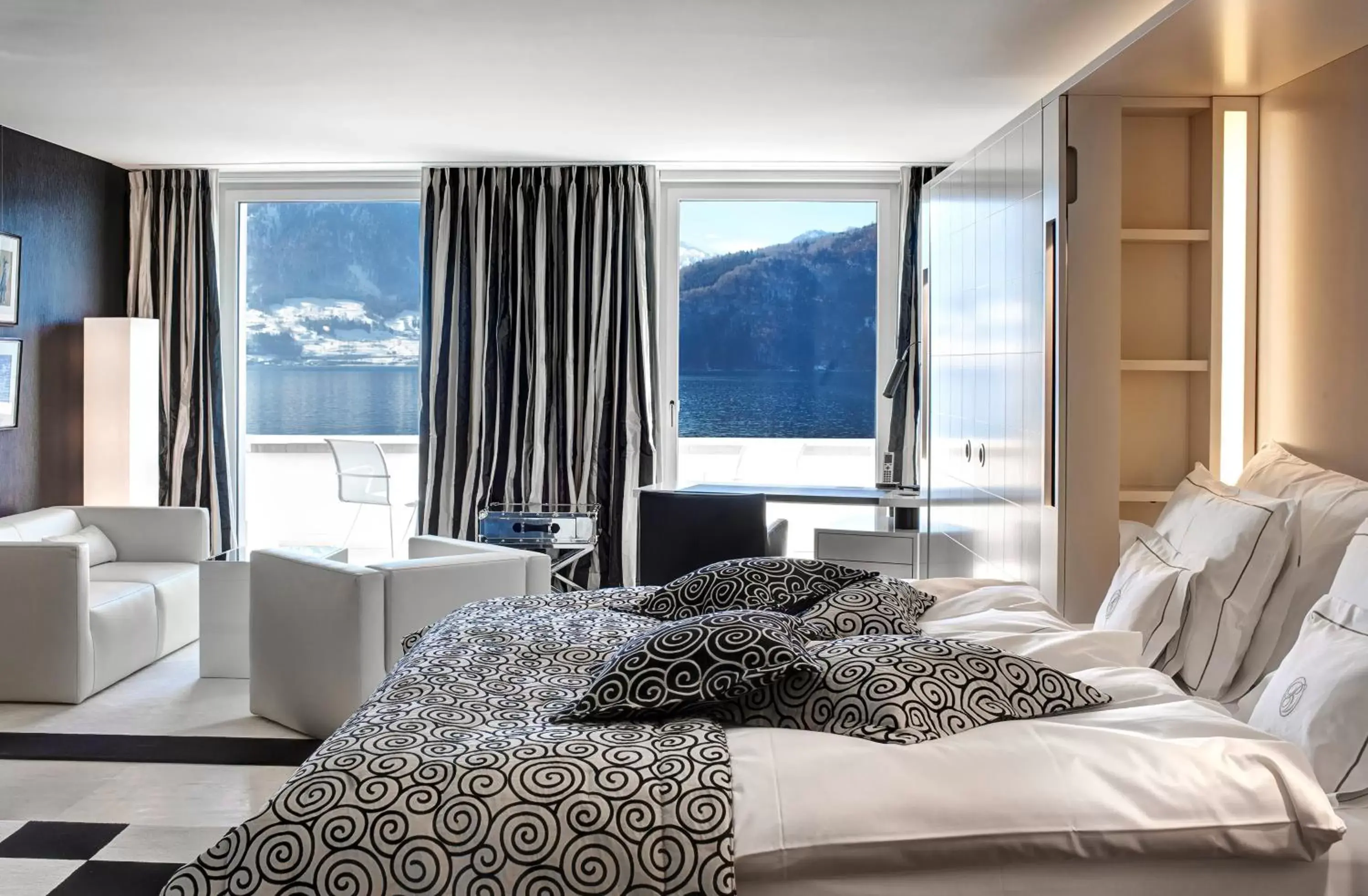 Junior Suite with Lake View in Park Hotel Vitznau Junior Suite with Lake View in Park Hotel Vitznau