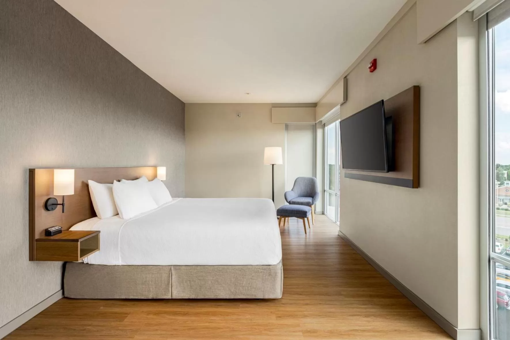 Shower, Bed in Hyatt Place Columbus Polaris