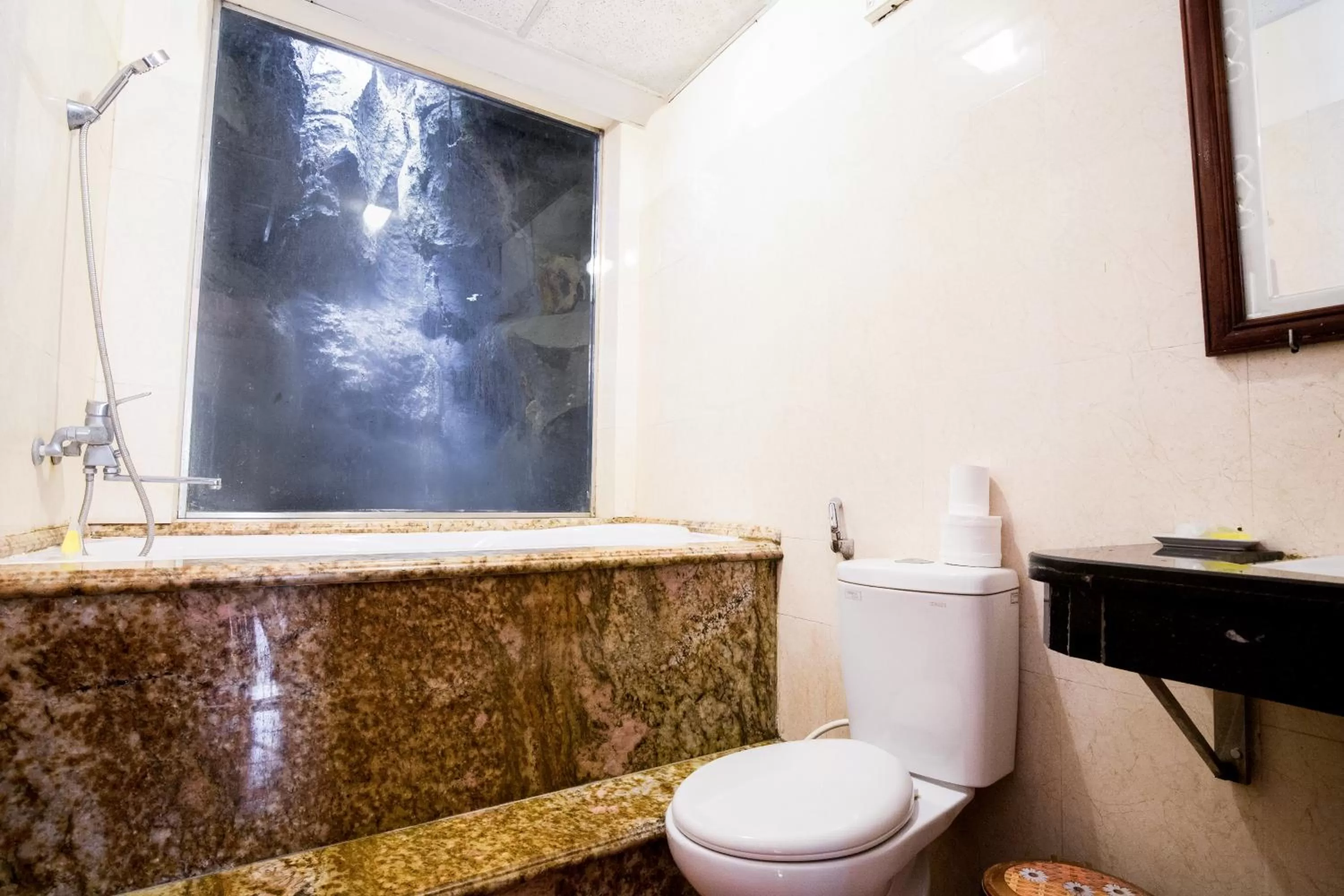 Bathroom in Mua Caves Ecolodge (Hang Mua)