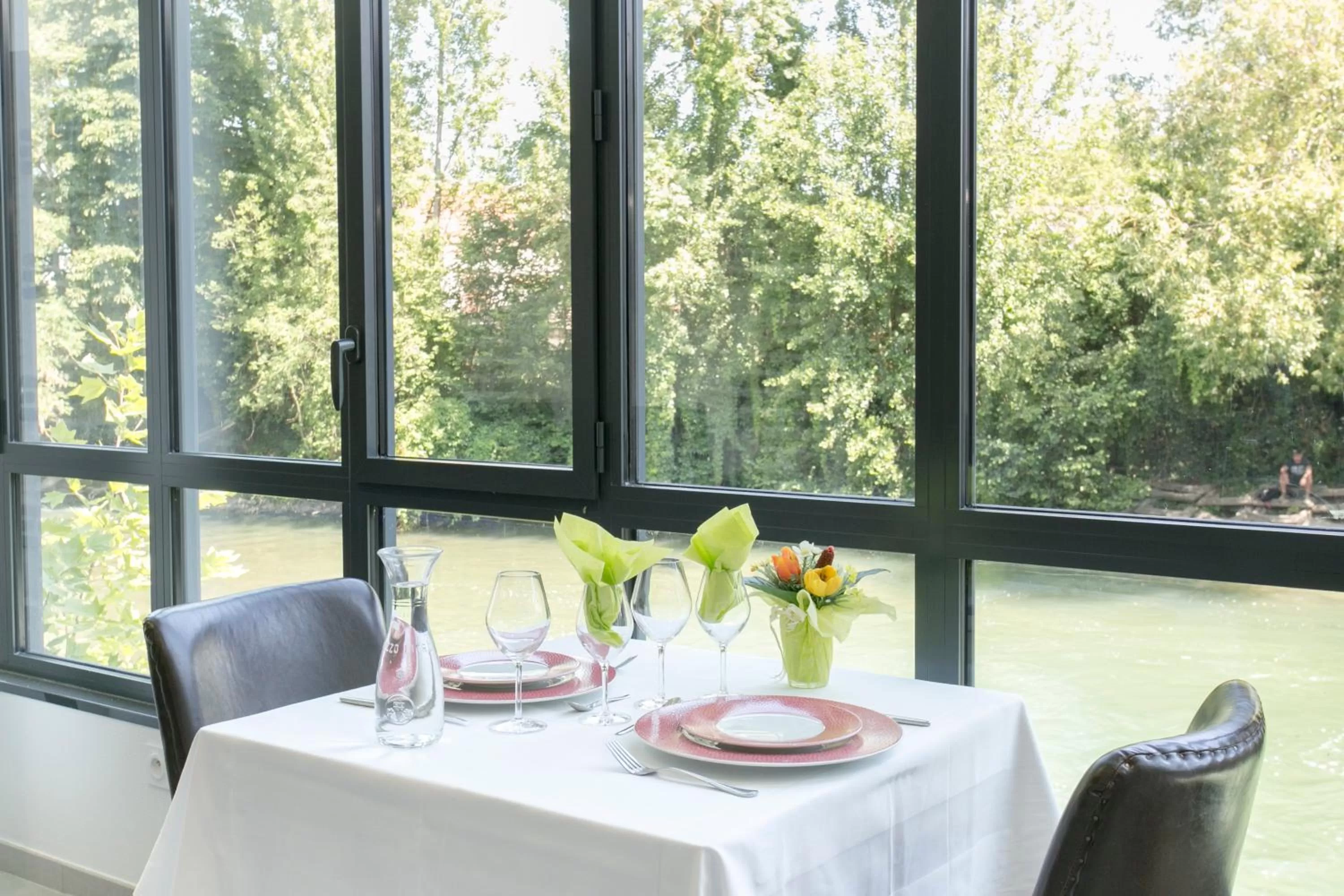 Restaurant/places to eat in Zenao Appart'hôtels Troyes