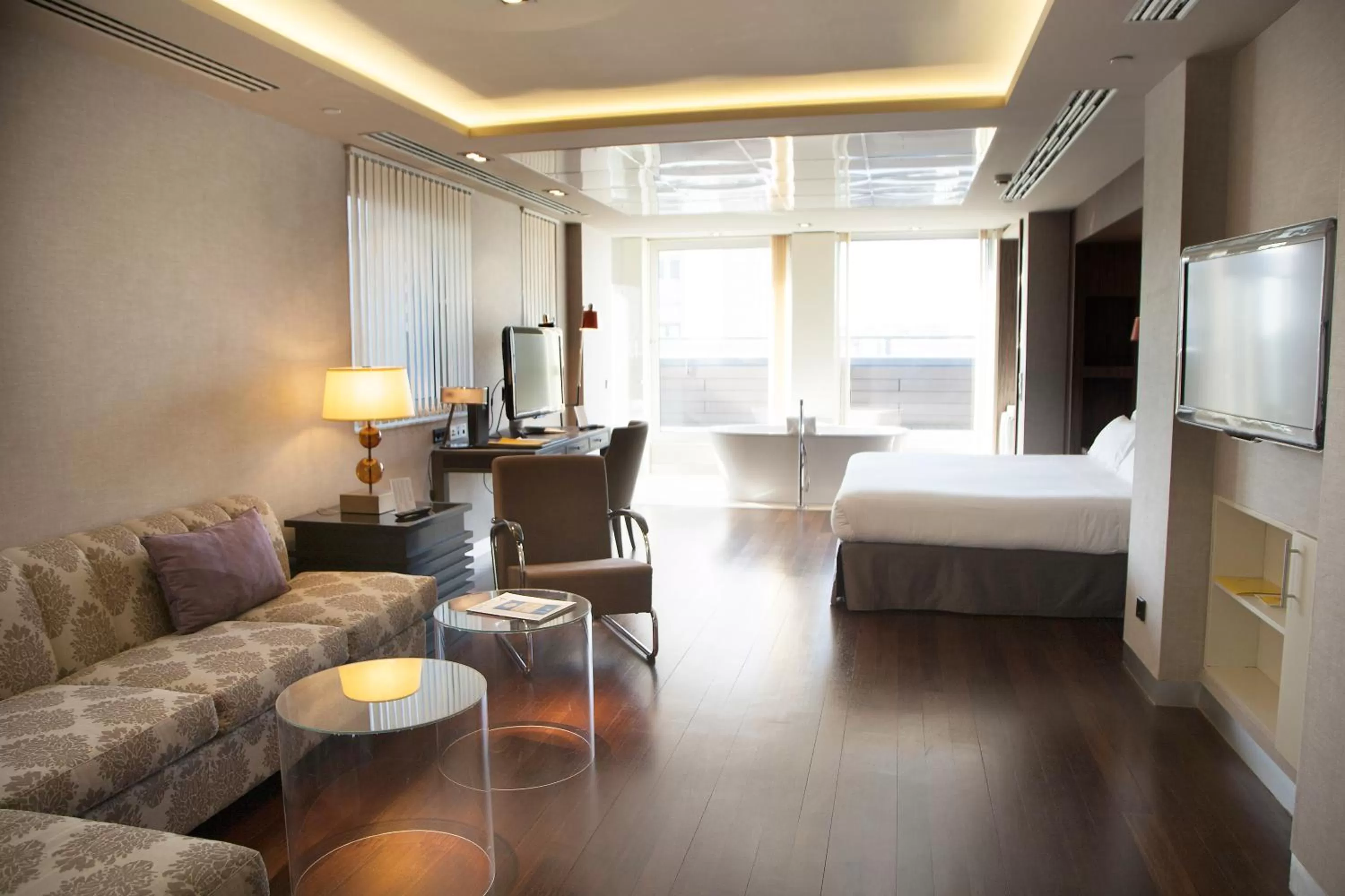 Shower, Bed in Hotel Alfonso