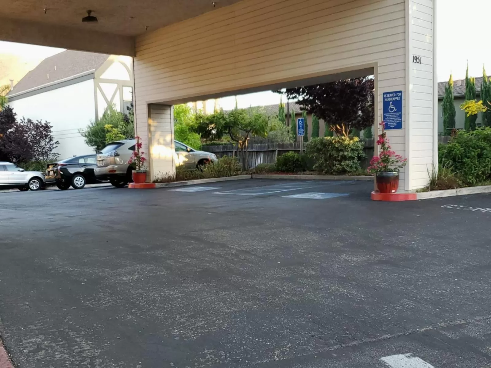Facade/entrance in Mission Inn San Luis Obispo