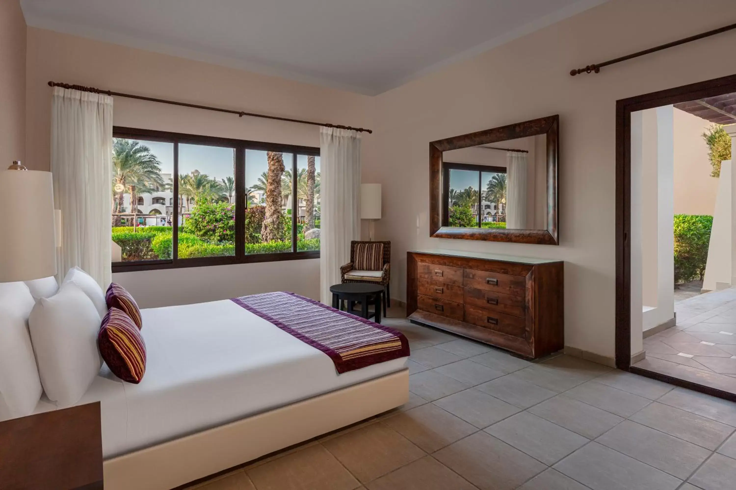 Three-Bedroom Suite, Queen and Twin Bed– Garden view in JAZ Neo Saraya Palms Three-Bedroom Suite, Queen and Twin Bed– Garden view in JAZ Neo Saraya Palms