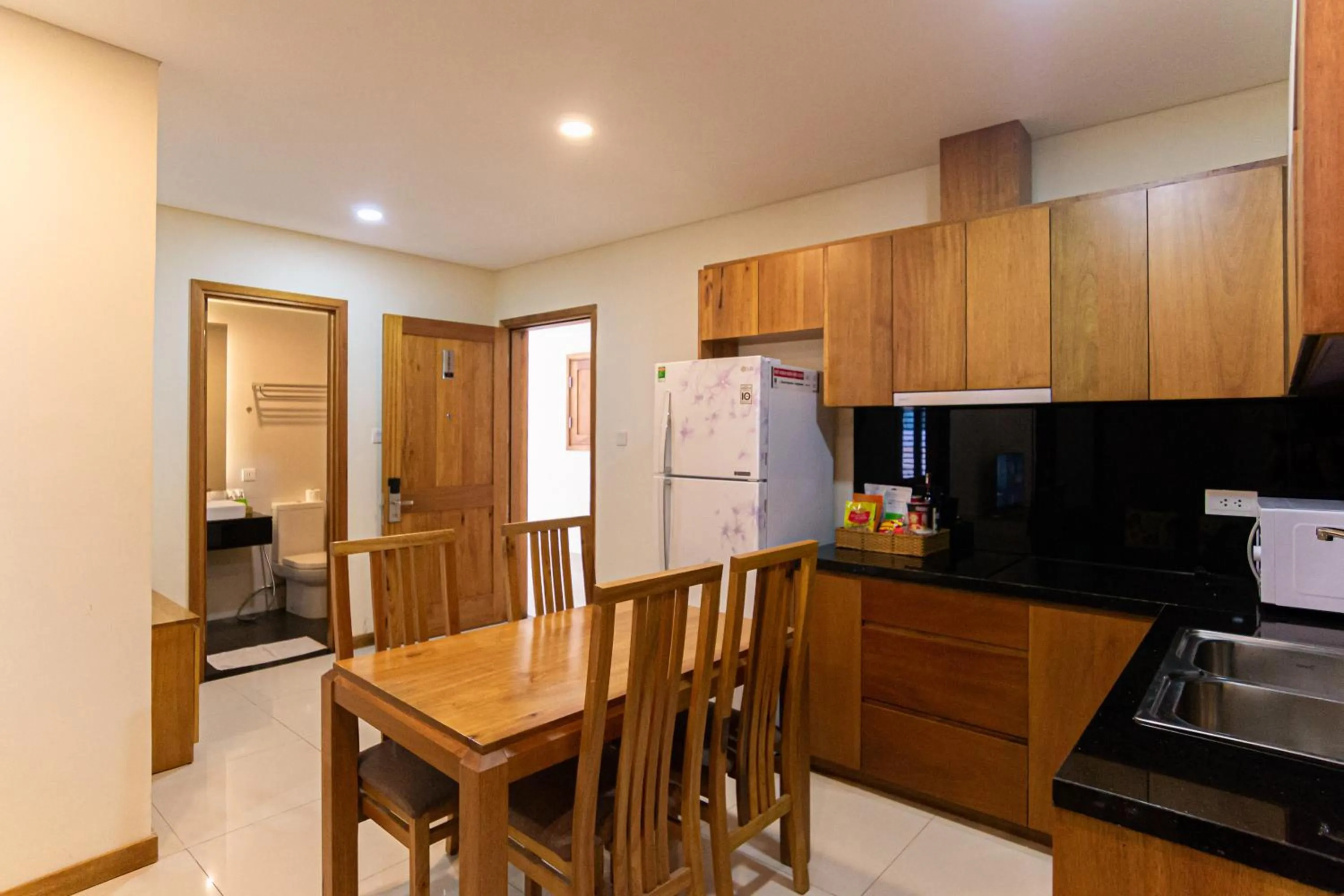 Holi Beach Hotel & Apartments