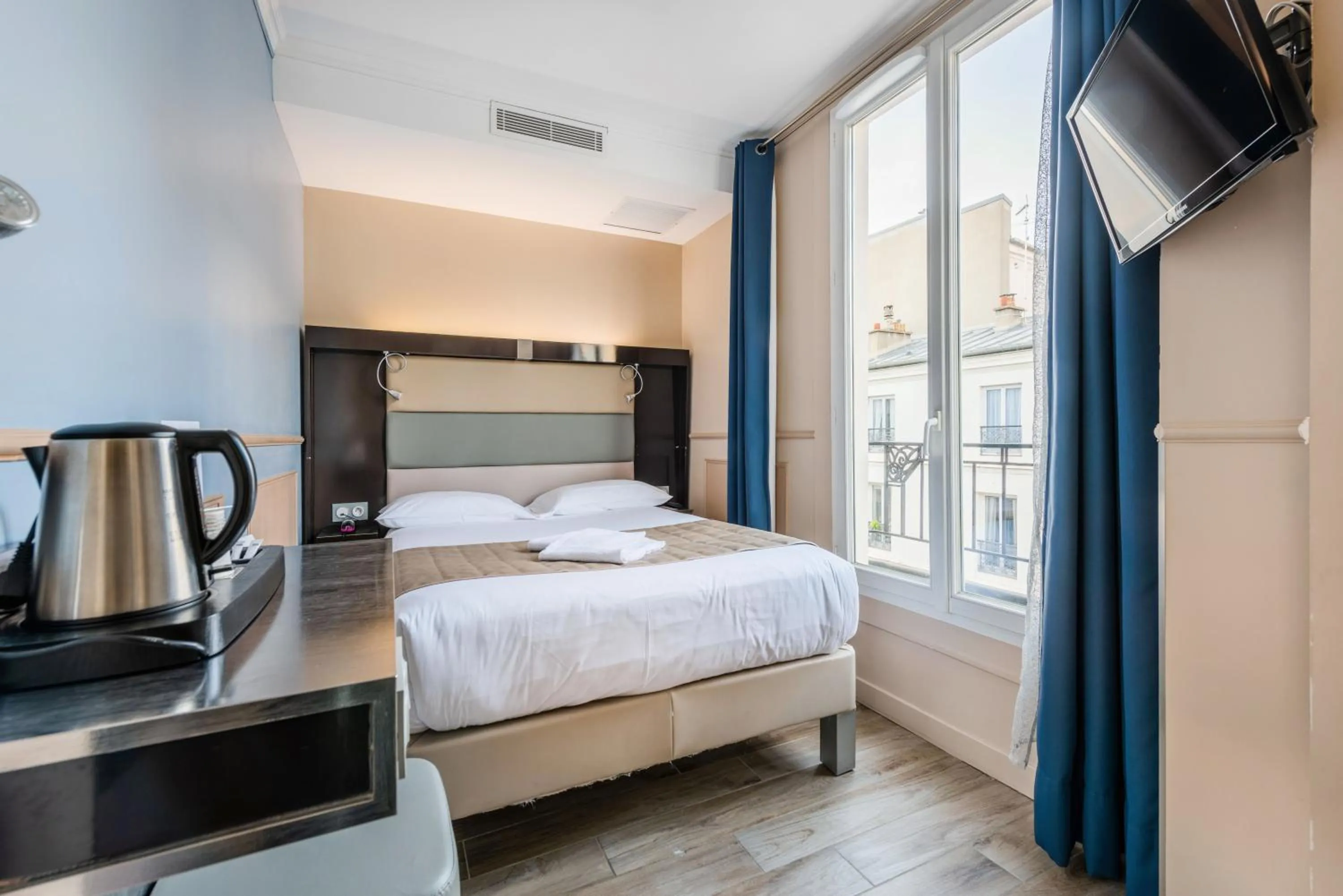 TV and multimedia, Bed in District Republique