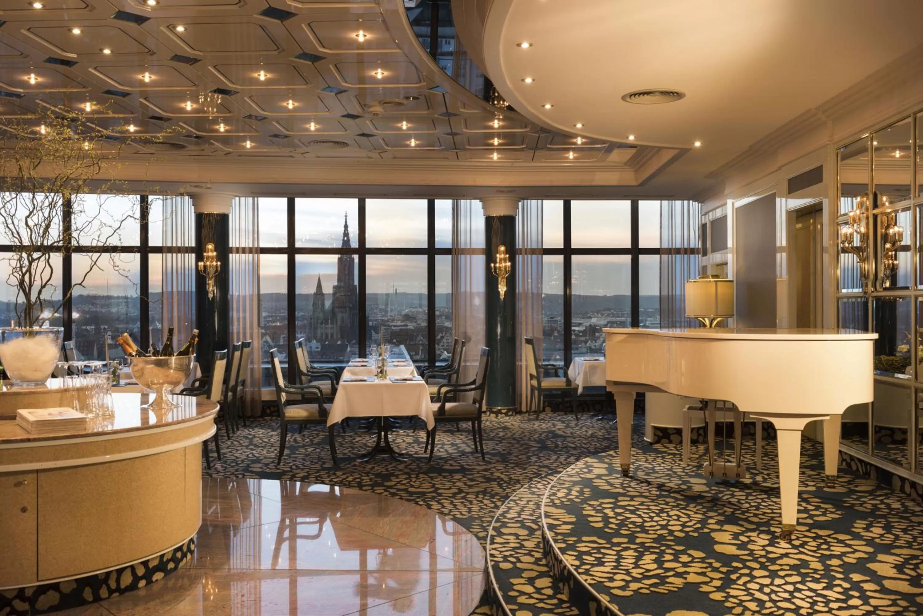 Restaurant/places to eat in Maritim Hotel Ulm