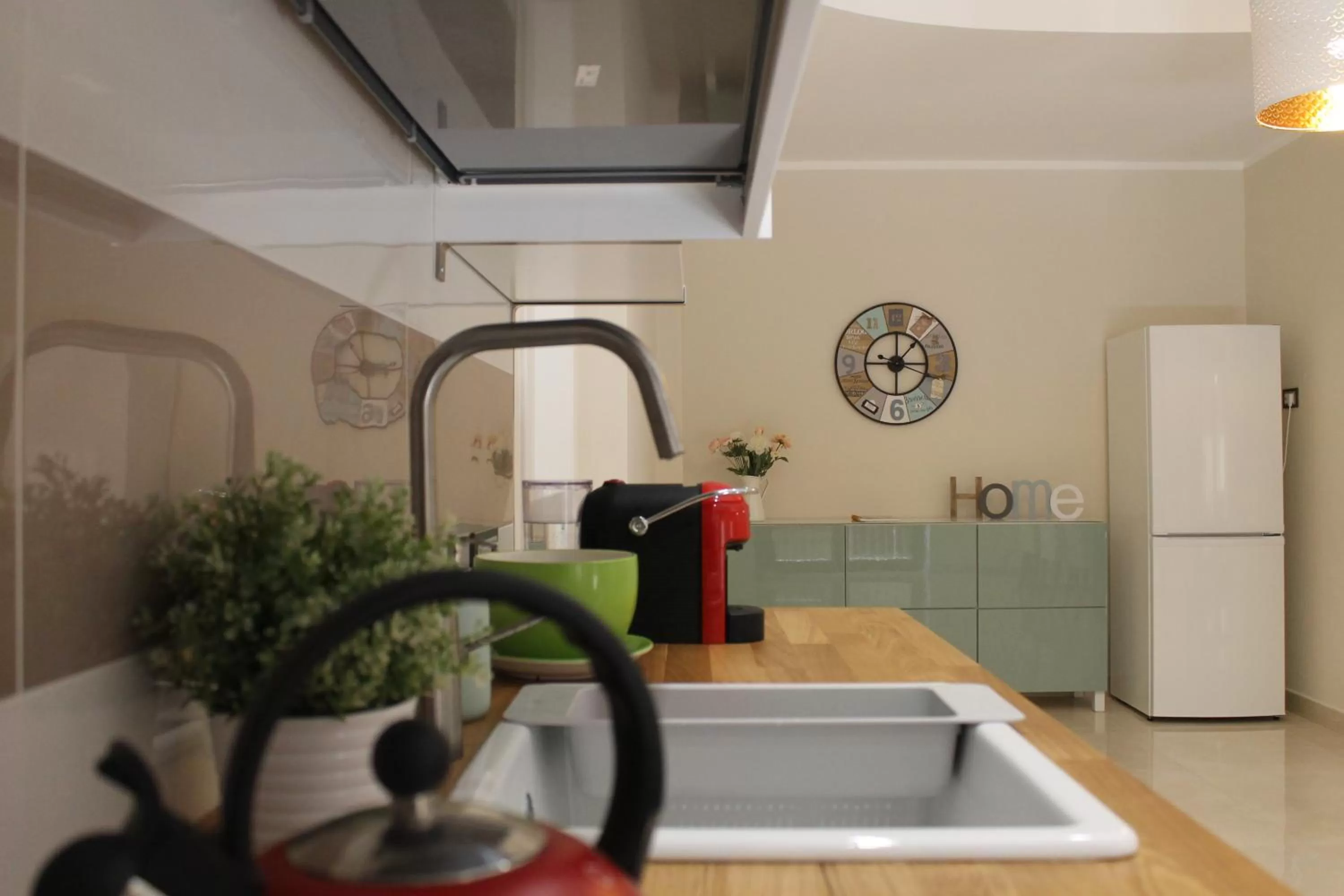 Kitchen or kitchenette in HomeAway Salerno