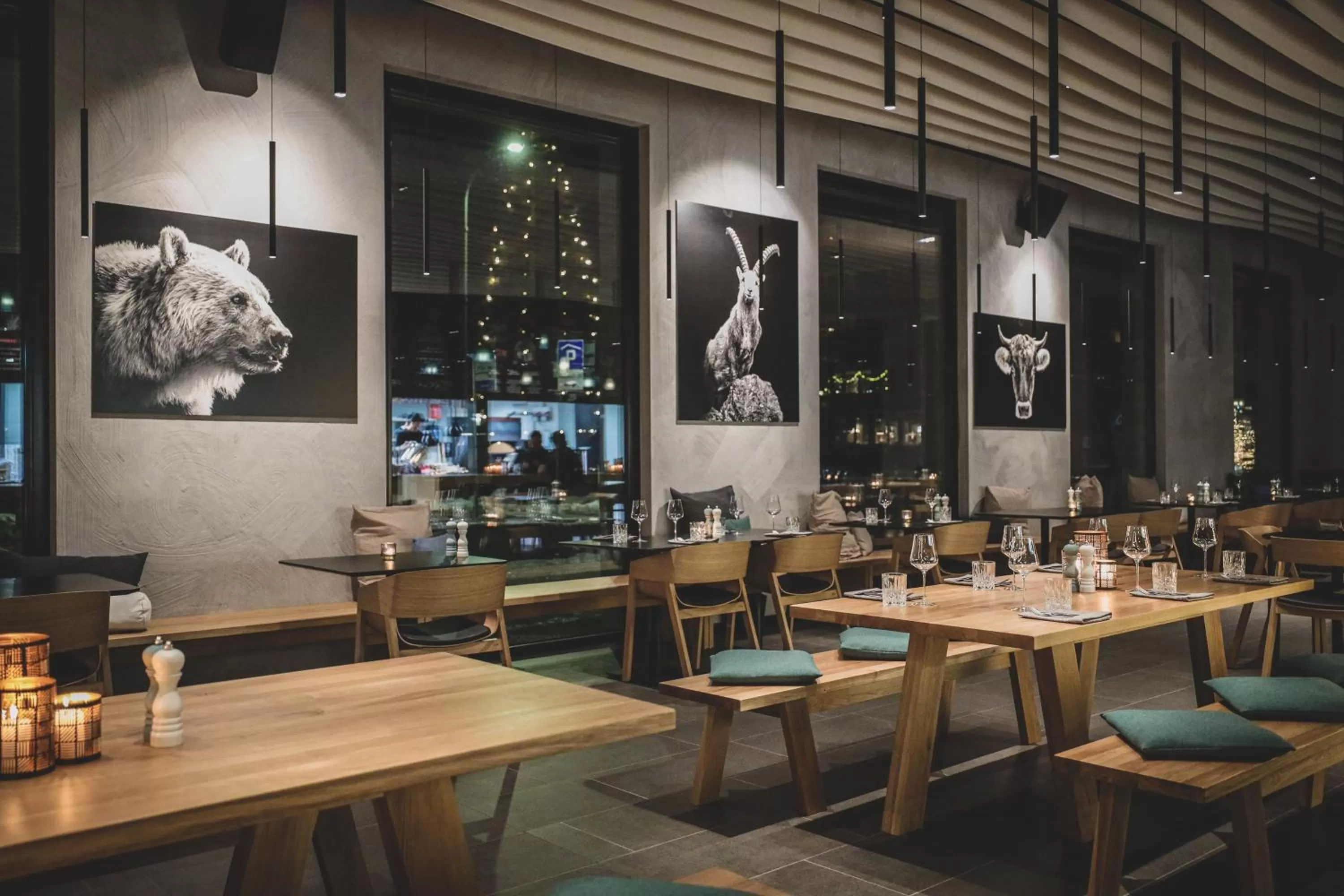 Restaurant/places to eat in AVES Hotel&Apartment Arosa