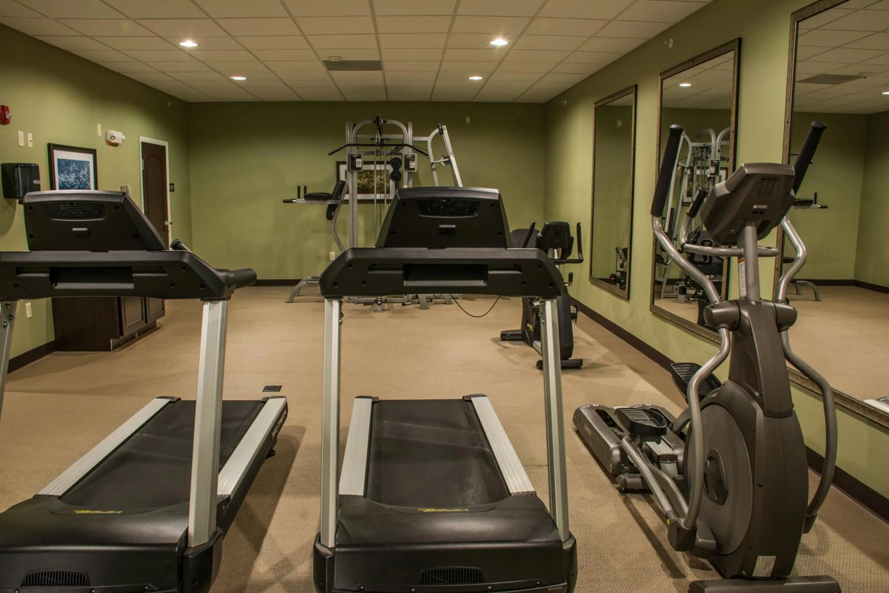Fitness centre/facilities in Staybridge Suites Schererville by IHG
