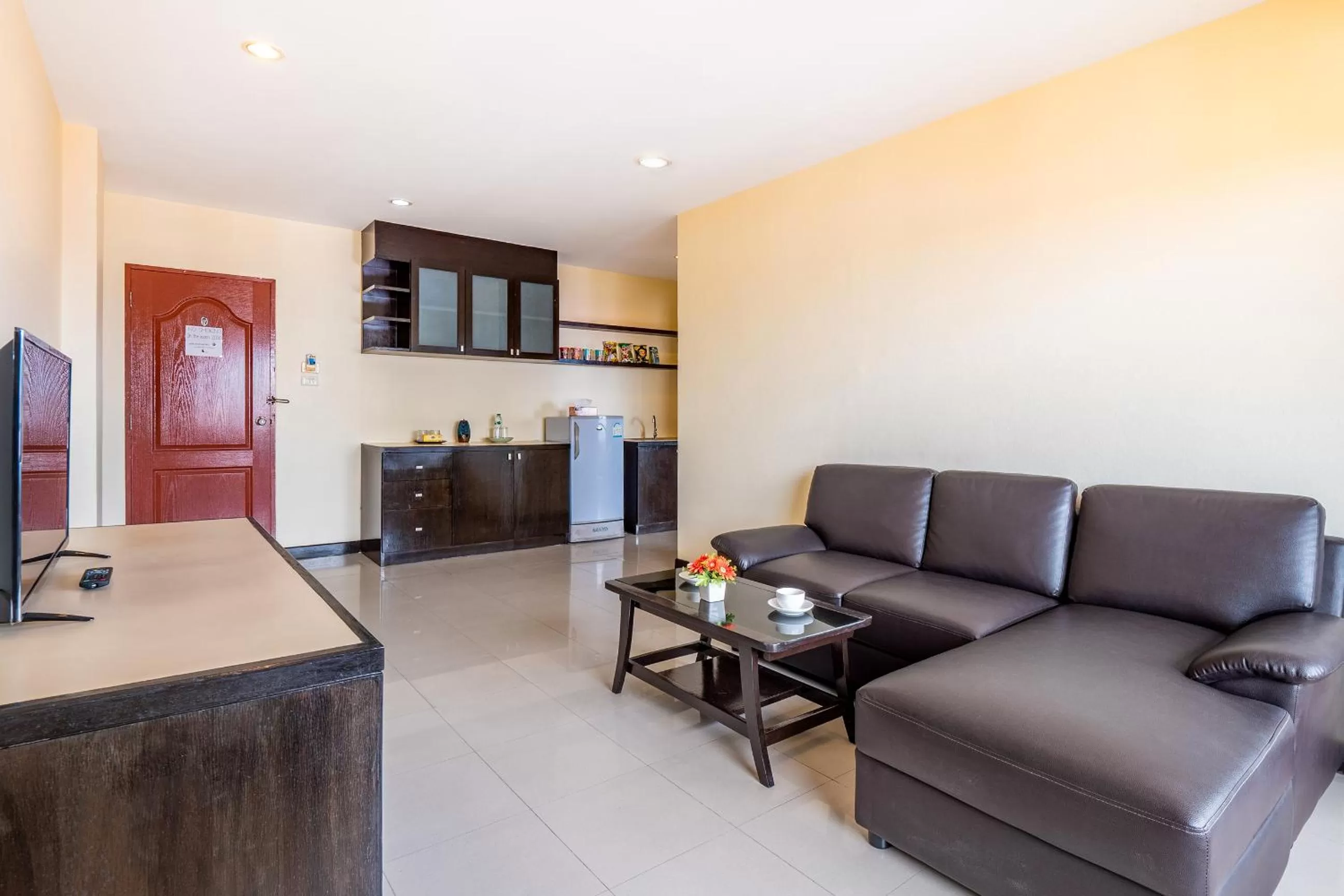 TV and multimedia in Tycoon place garden