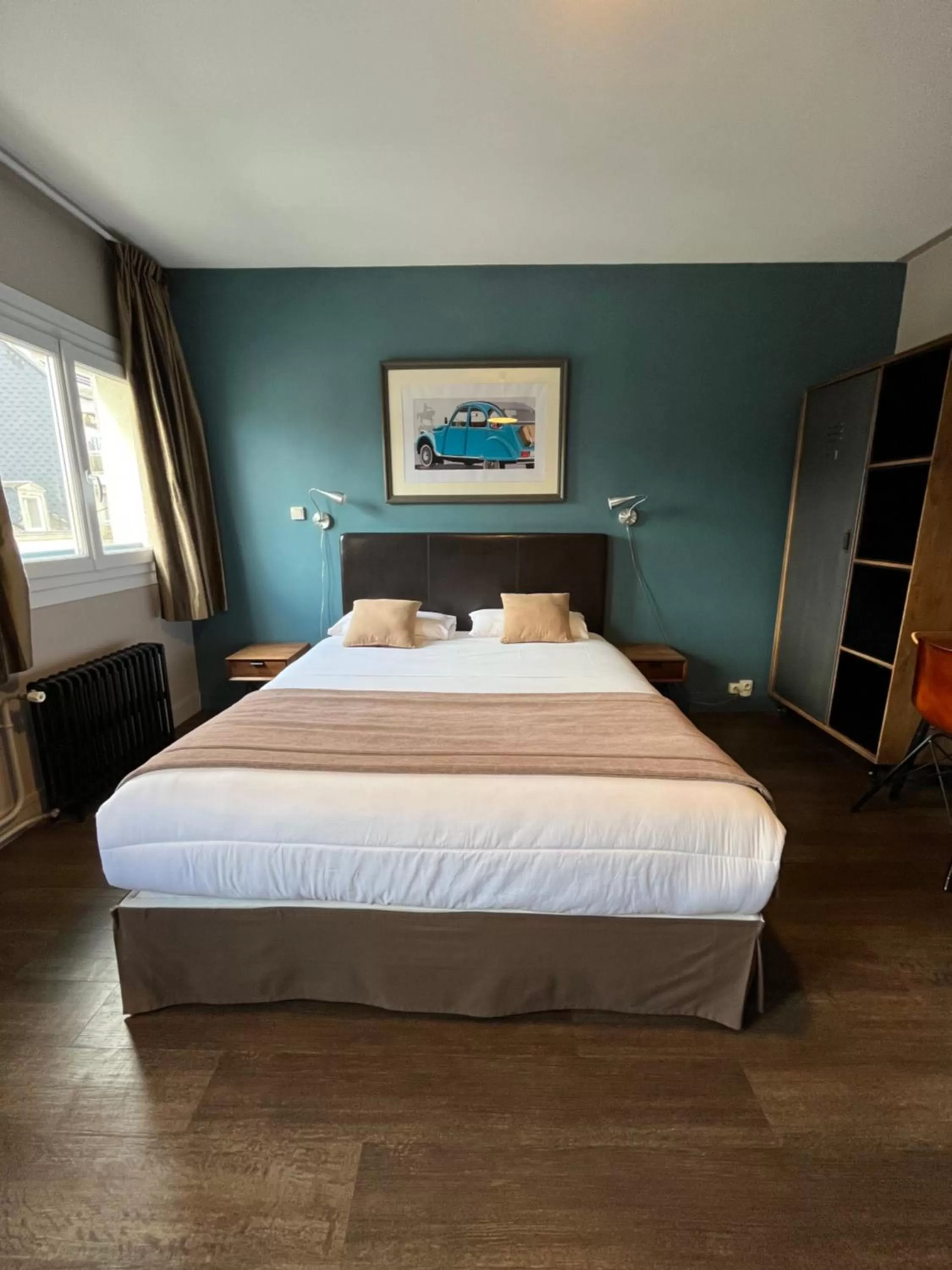 Photo of the whole room, Bed in Hotel Des Cedres