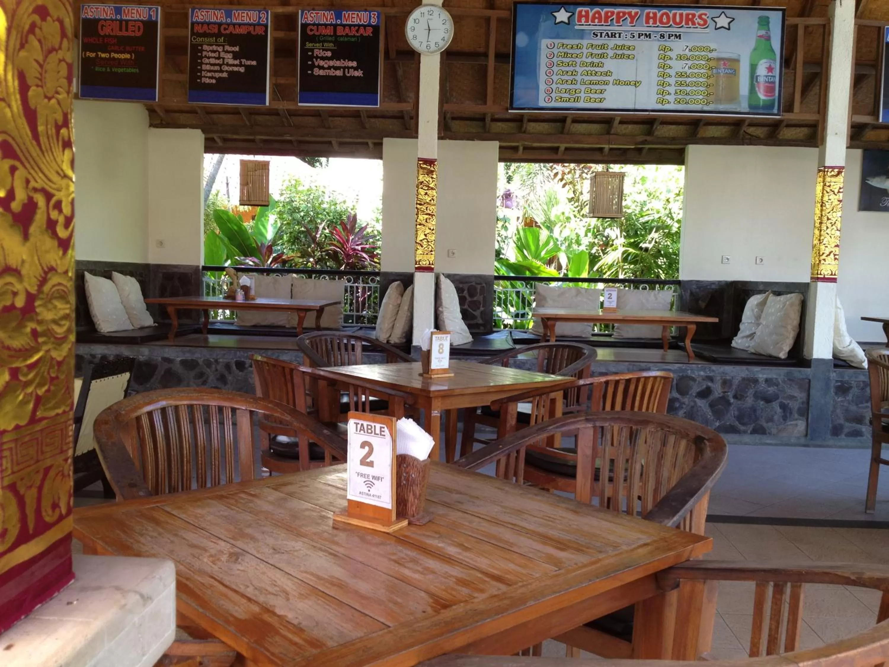 Restaurant/places to eat in Astina Hotel