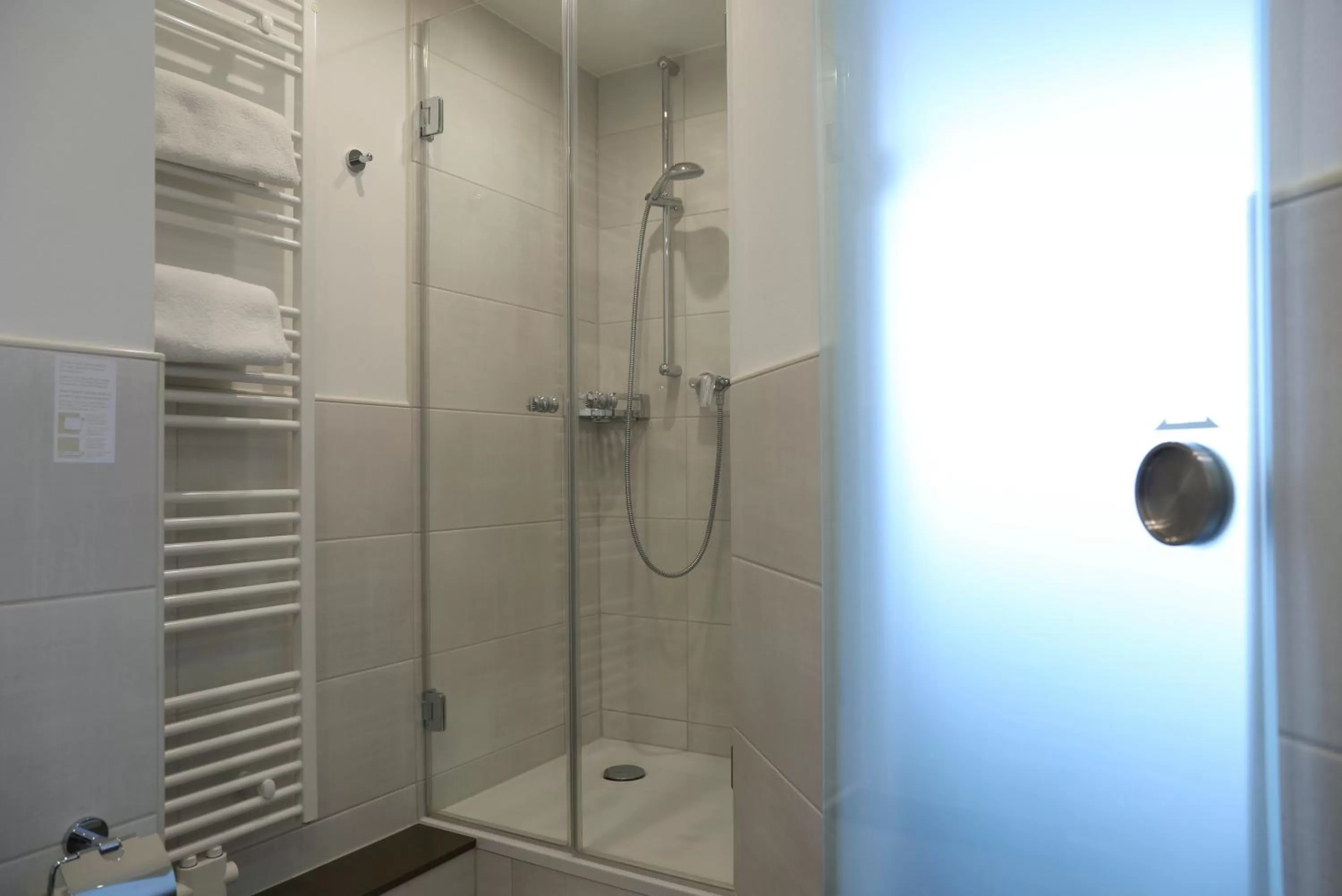Shower in Hotel Steffl Garni inkl Chiemgau Karte
