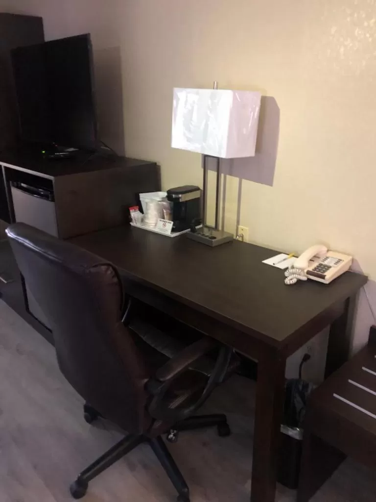 Kitchen or kitchenette in wallaceburg inn