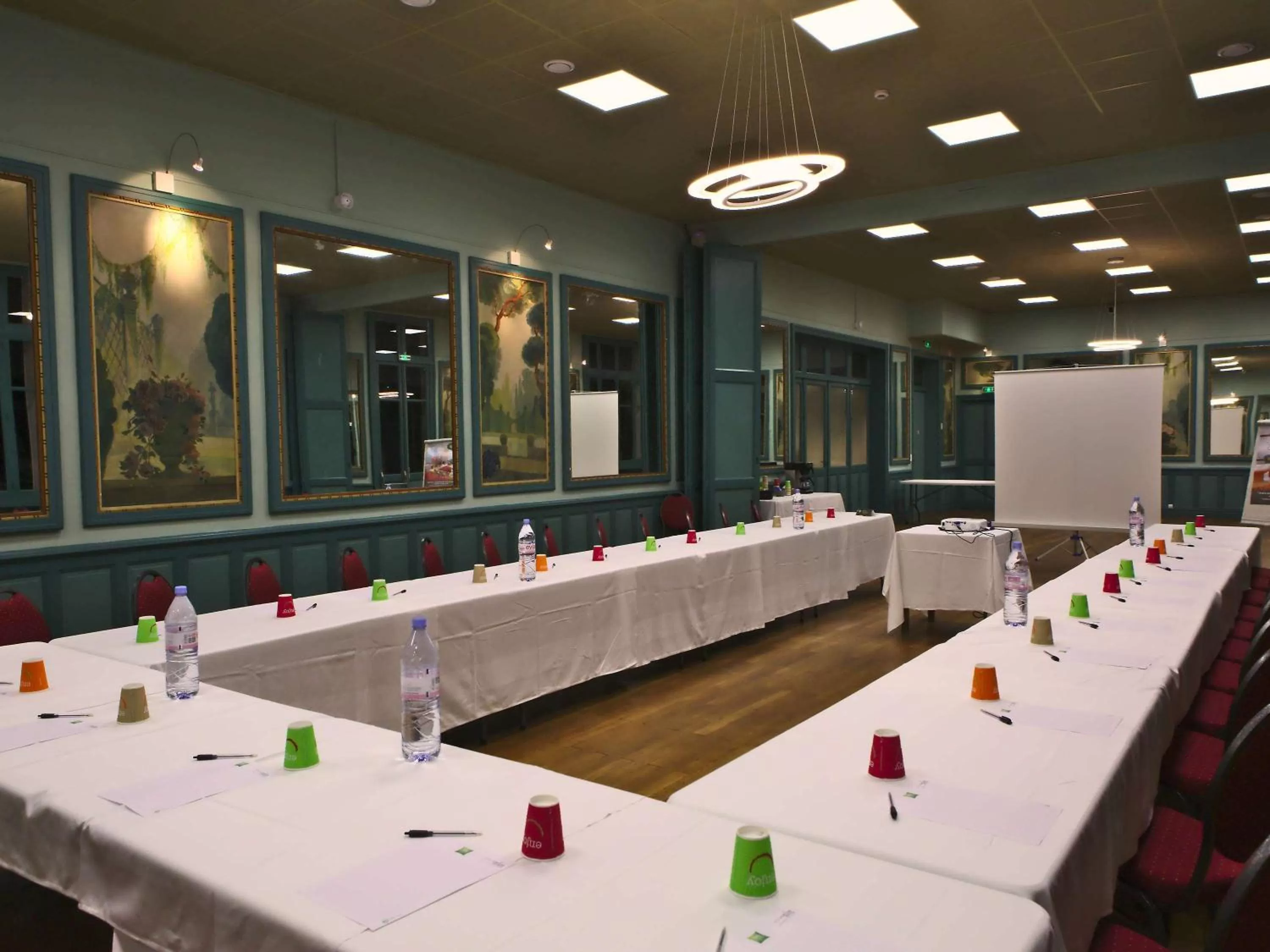 On site in ibis Styles Moulins Centre