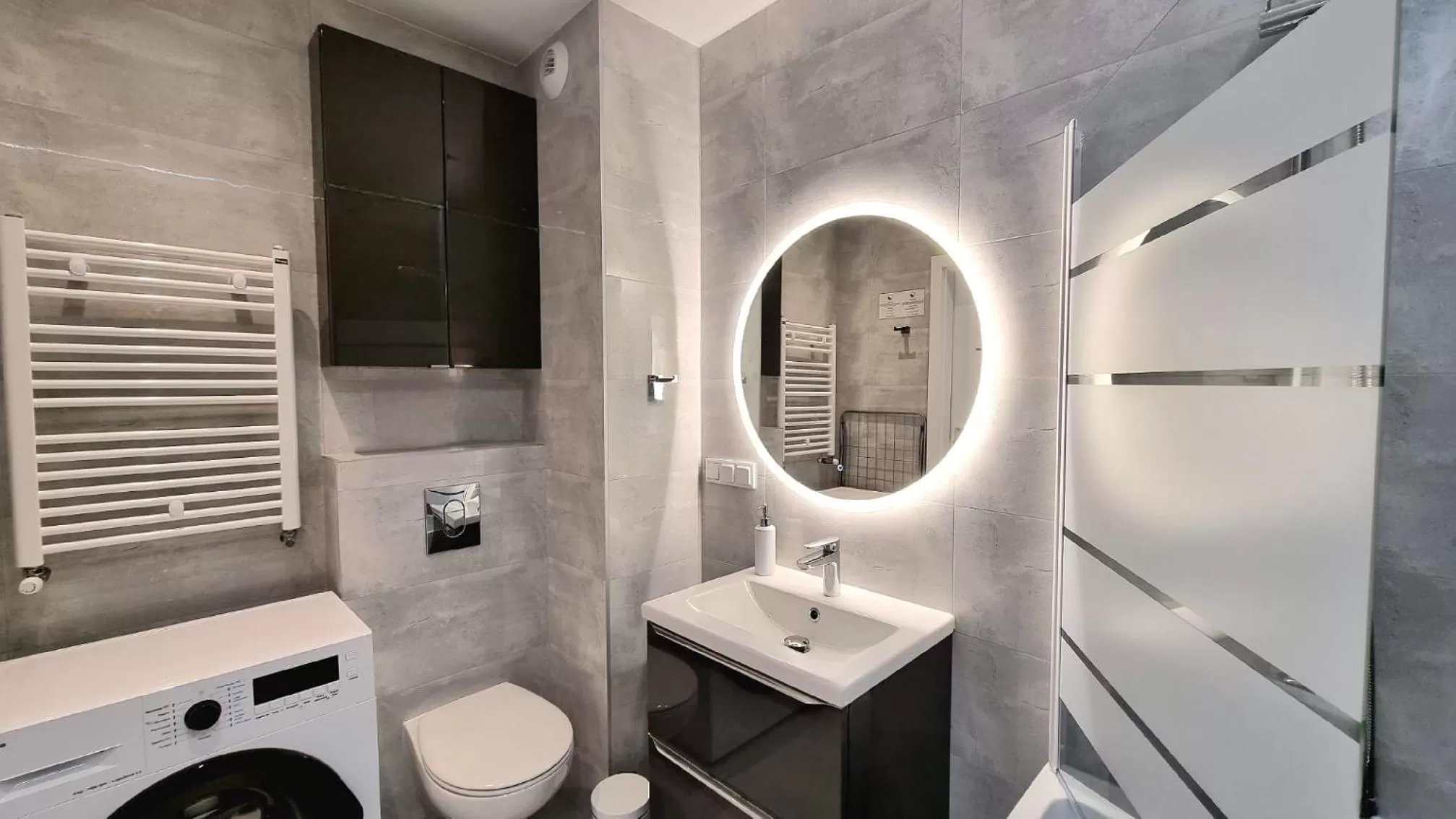 Toilet in NOOK NOOK Apartments Bytkowska 103