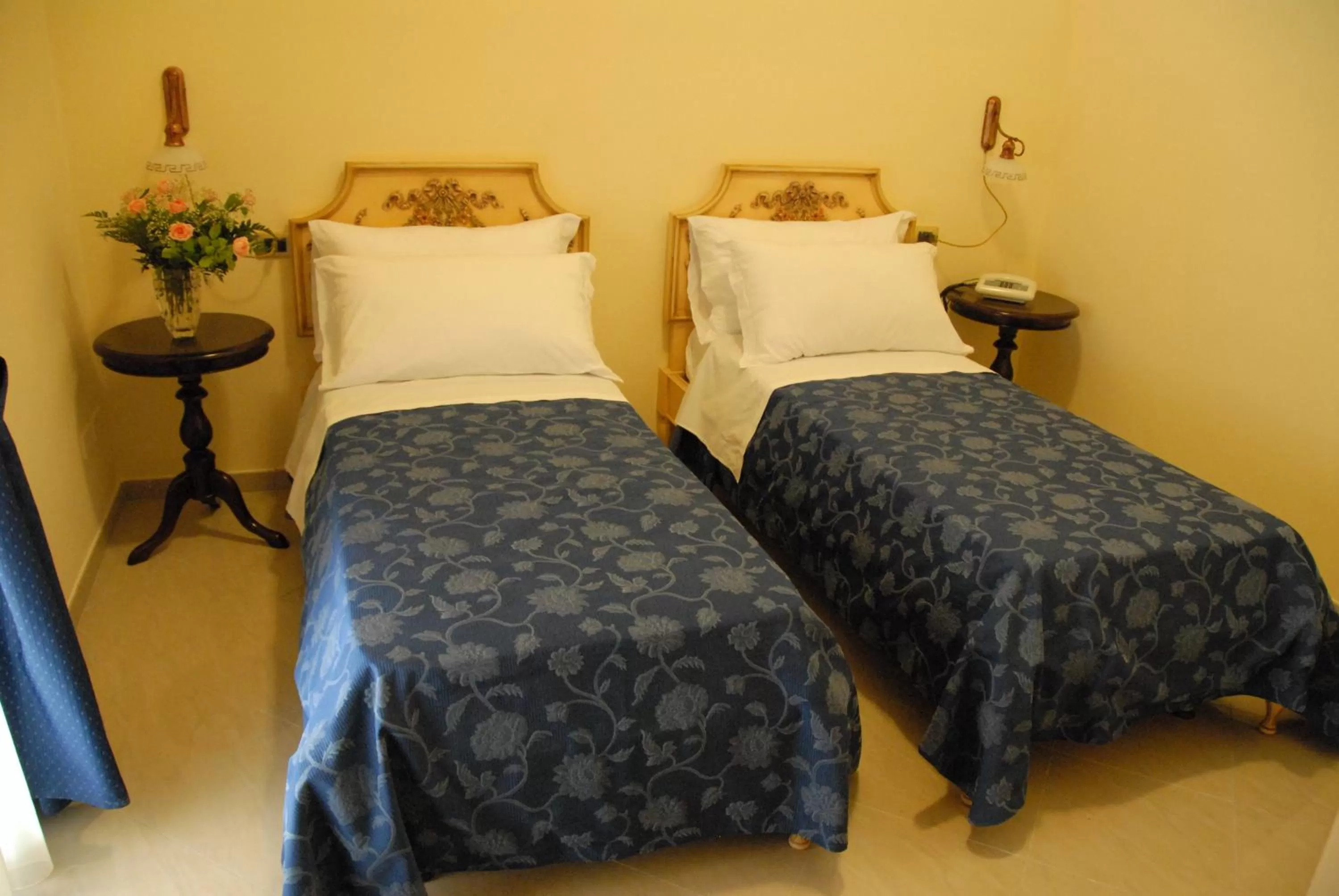 Decorative detail, Bed in Garibaldi Relais