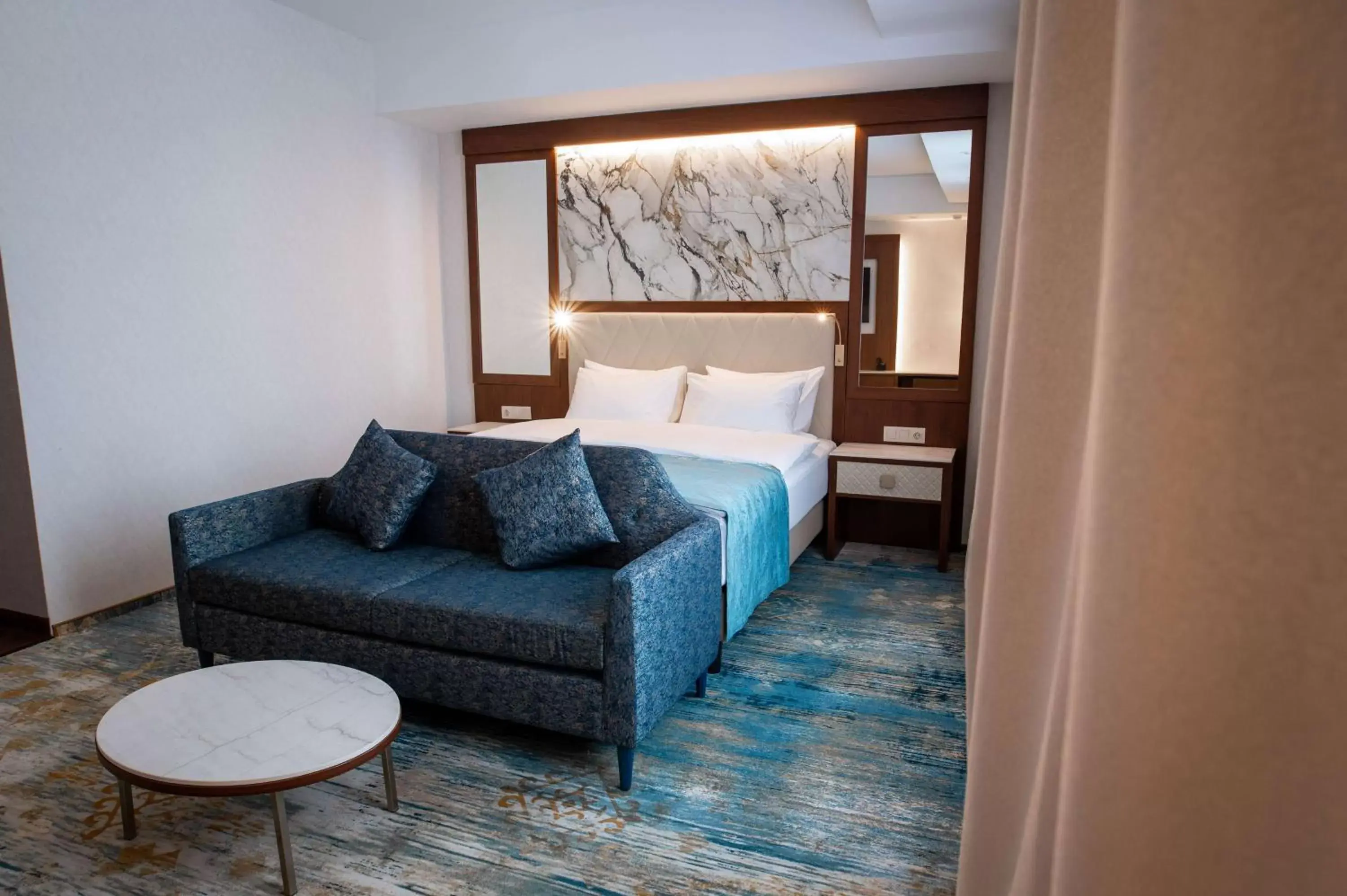 Apartment with King Bed and Kitchenette - Non-Smoking in Best Western Plus Oskemen Apartment with King Bed and Kitchenette - Non-Smoking in Best Western Plus Oskemen