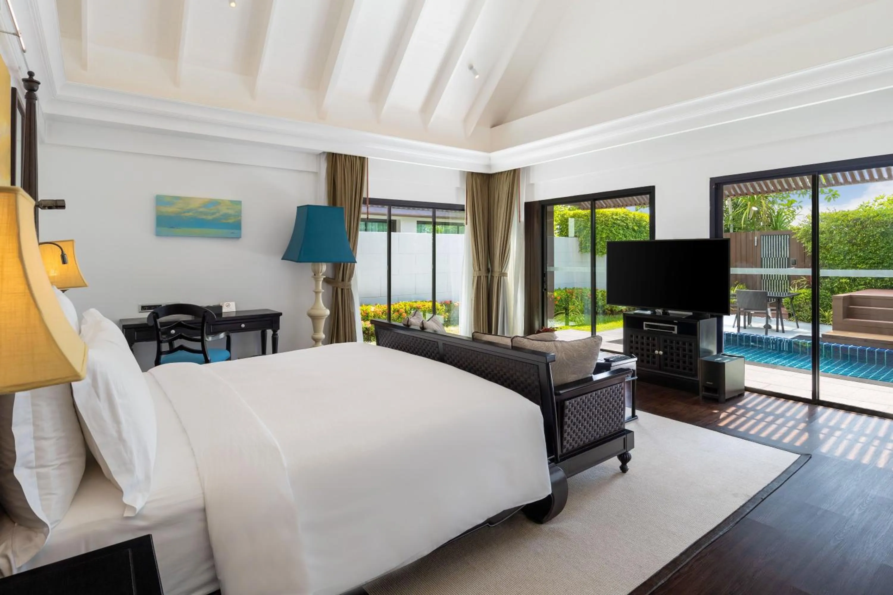 Bed in InterContinental Koh Samui Resort, an IHG Hotel