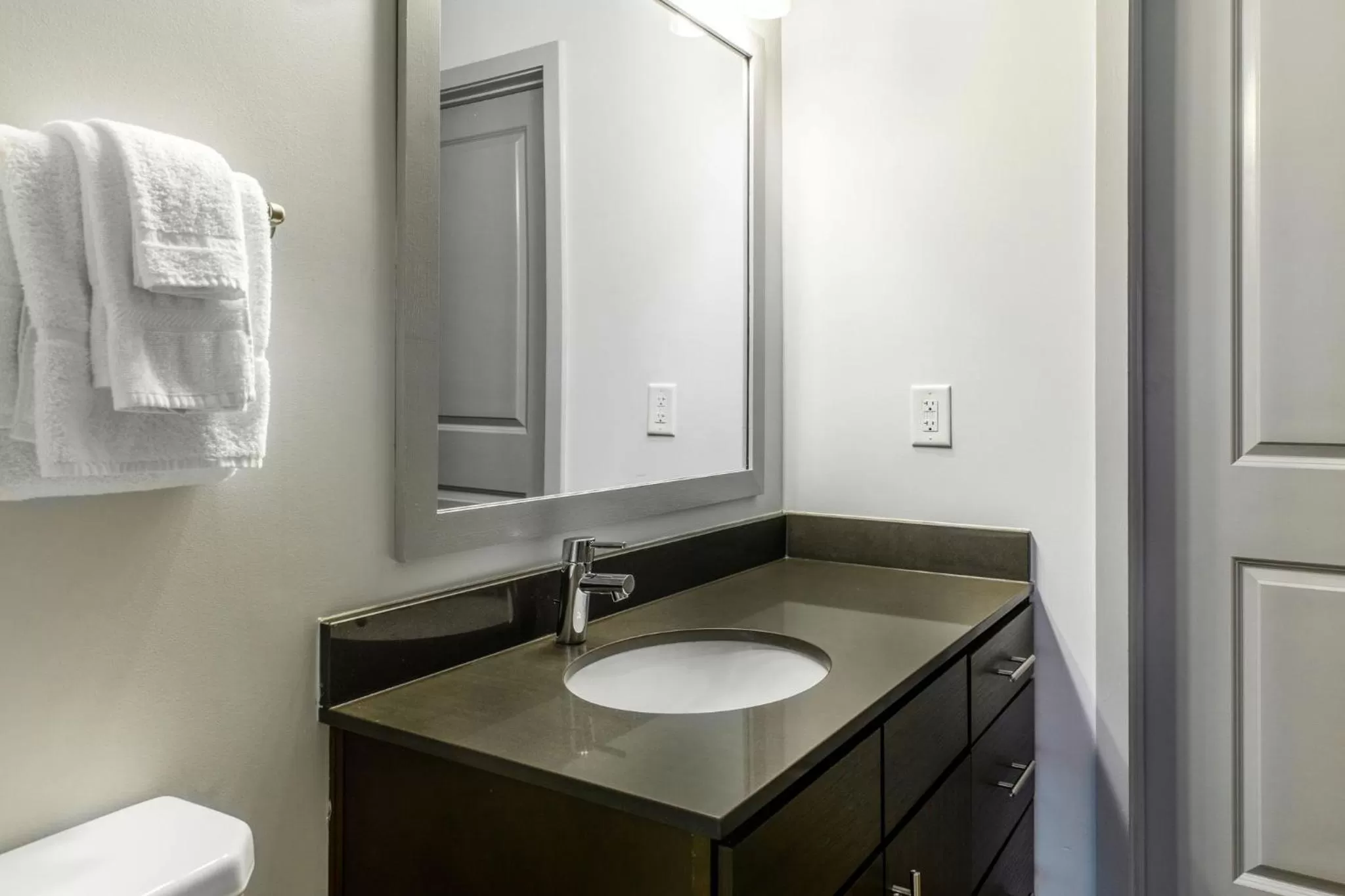 Bathroom in Placemakr Music Row - Vanderbilt