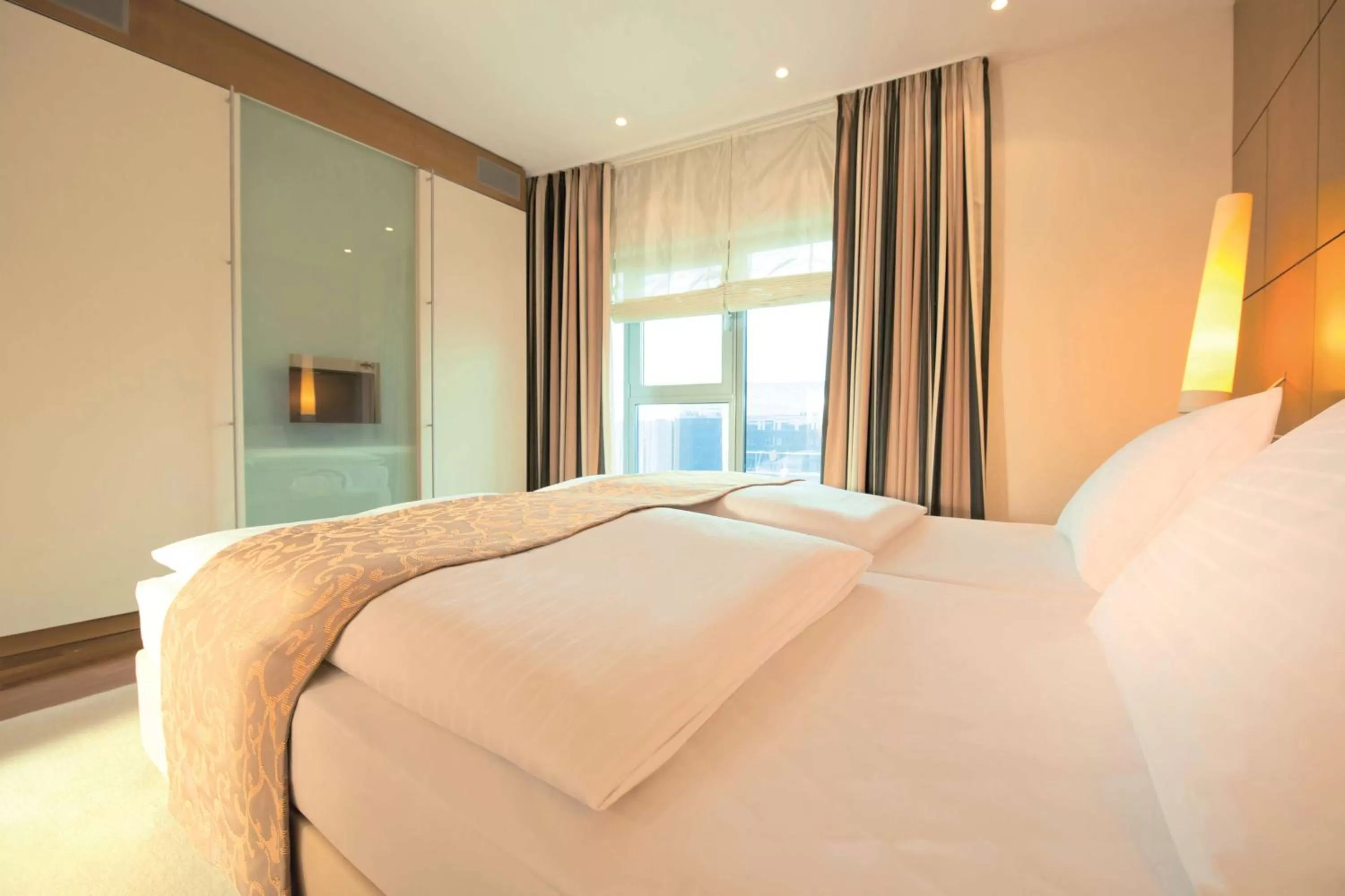 TV and multimedia, Bed in Dorint An der Messe Köln