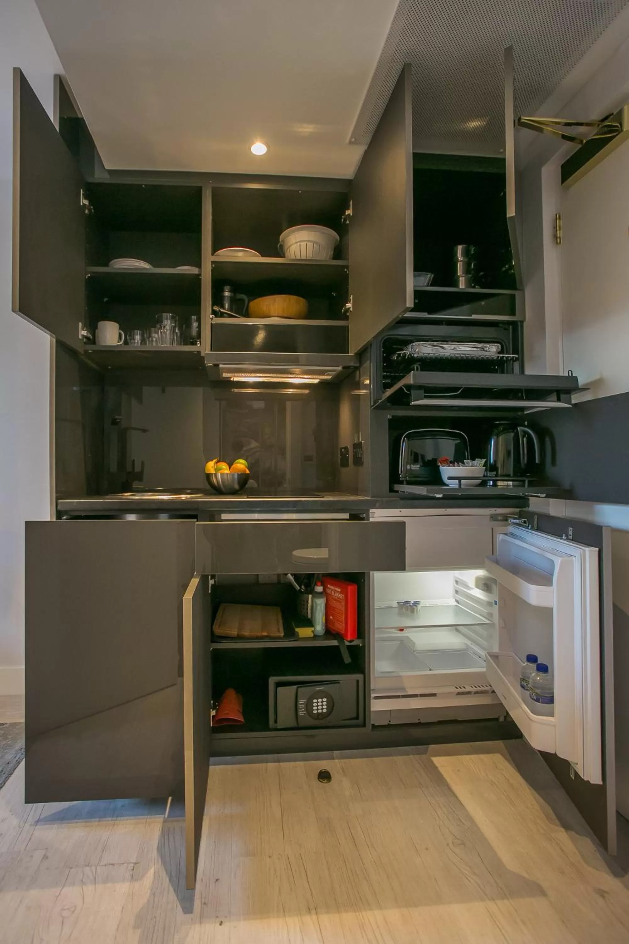 Kitchen or kitchenette, Kitchen/Kitchenette in Grafton Street Studios by City Break Apartments