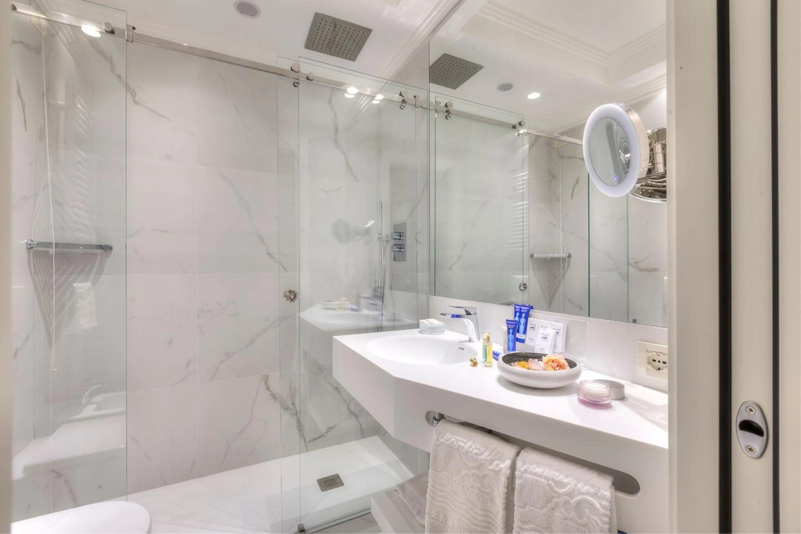 Shower in Atlantic Hotel & SPA