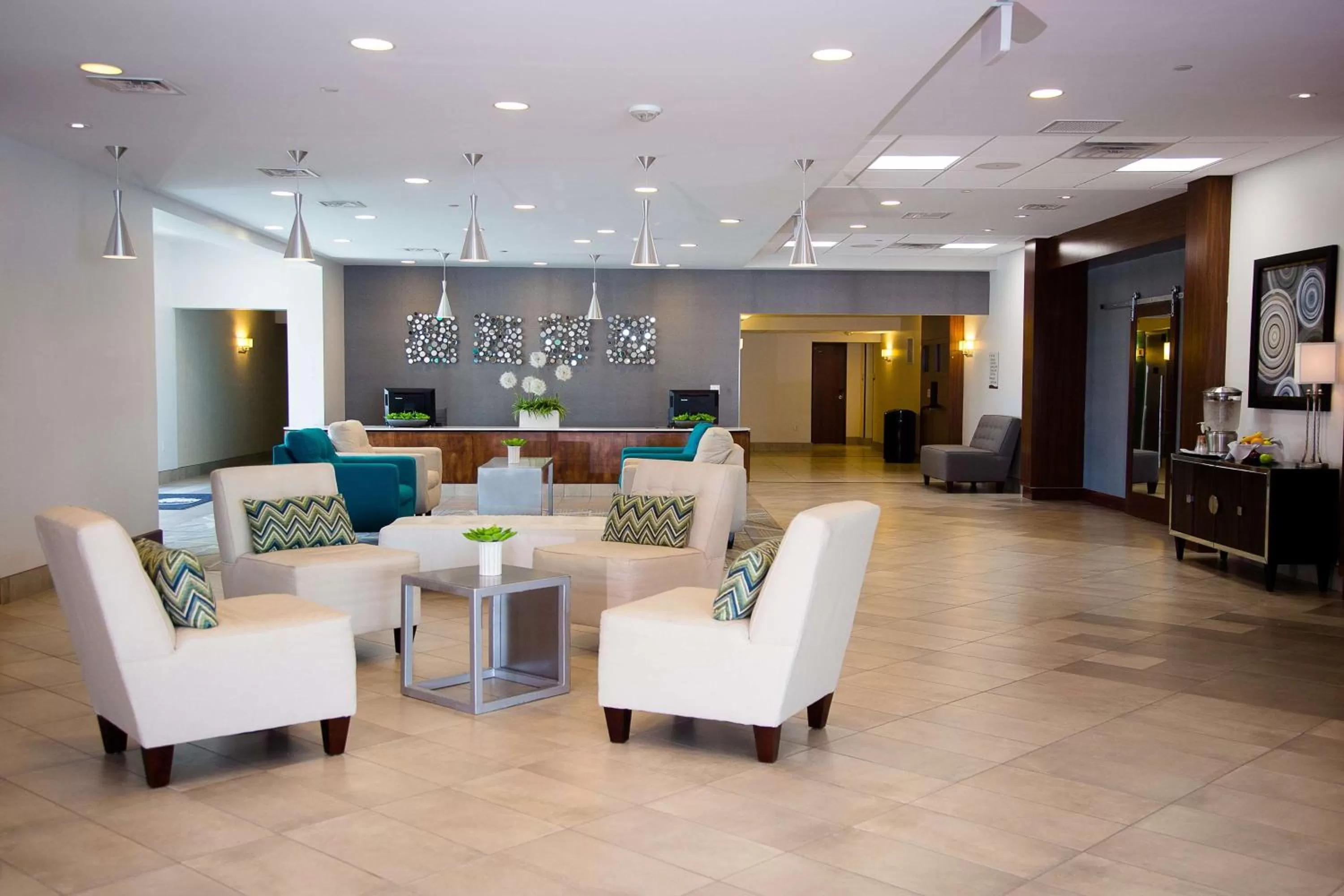 Lobby or reception in Doubletree By Hilton Omaha Southwest, Ne