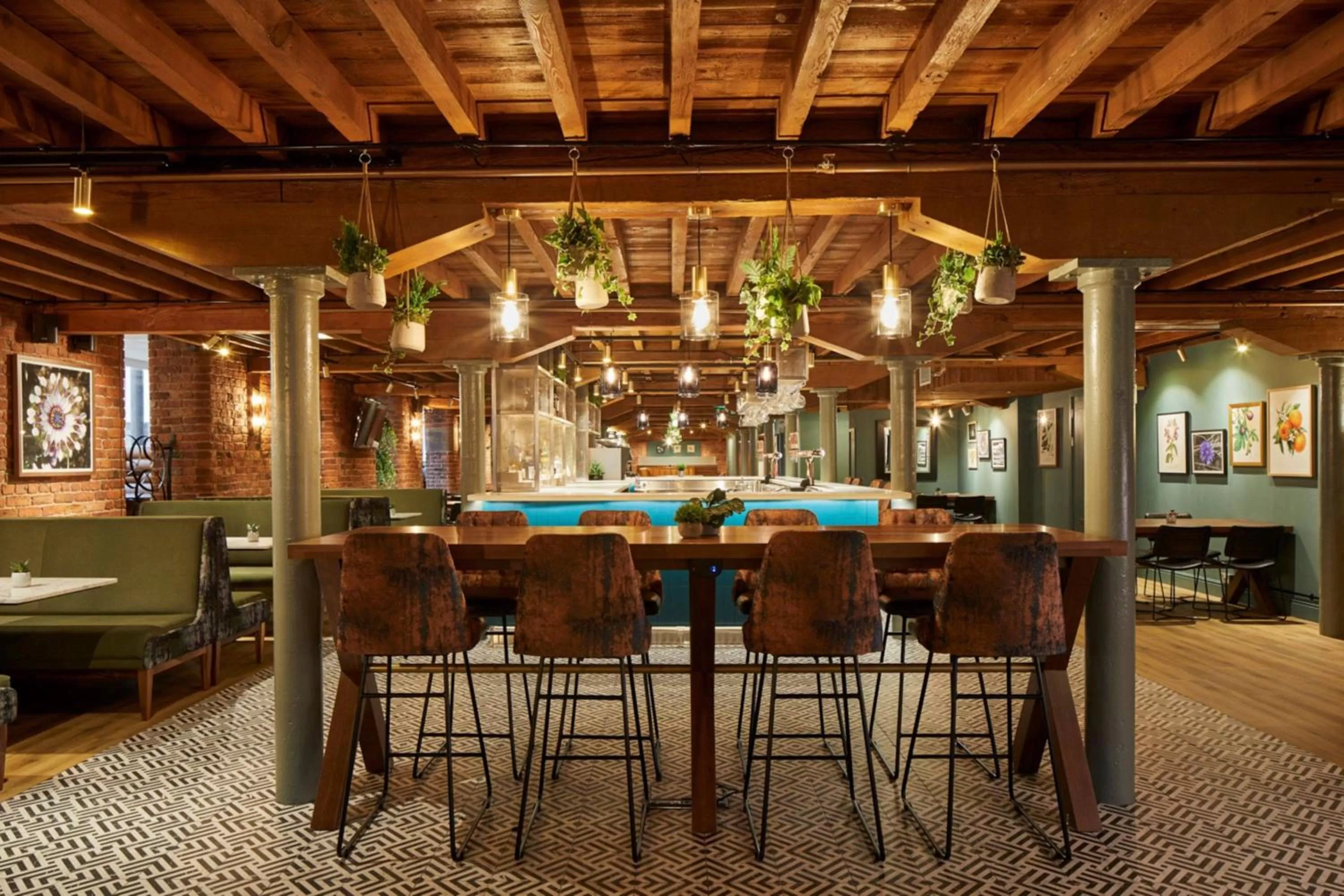 Restaurant/places to eat in Manchester Marriott Victoria & Albert Hotel