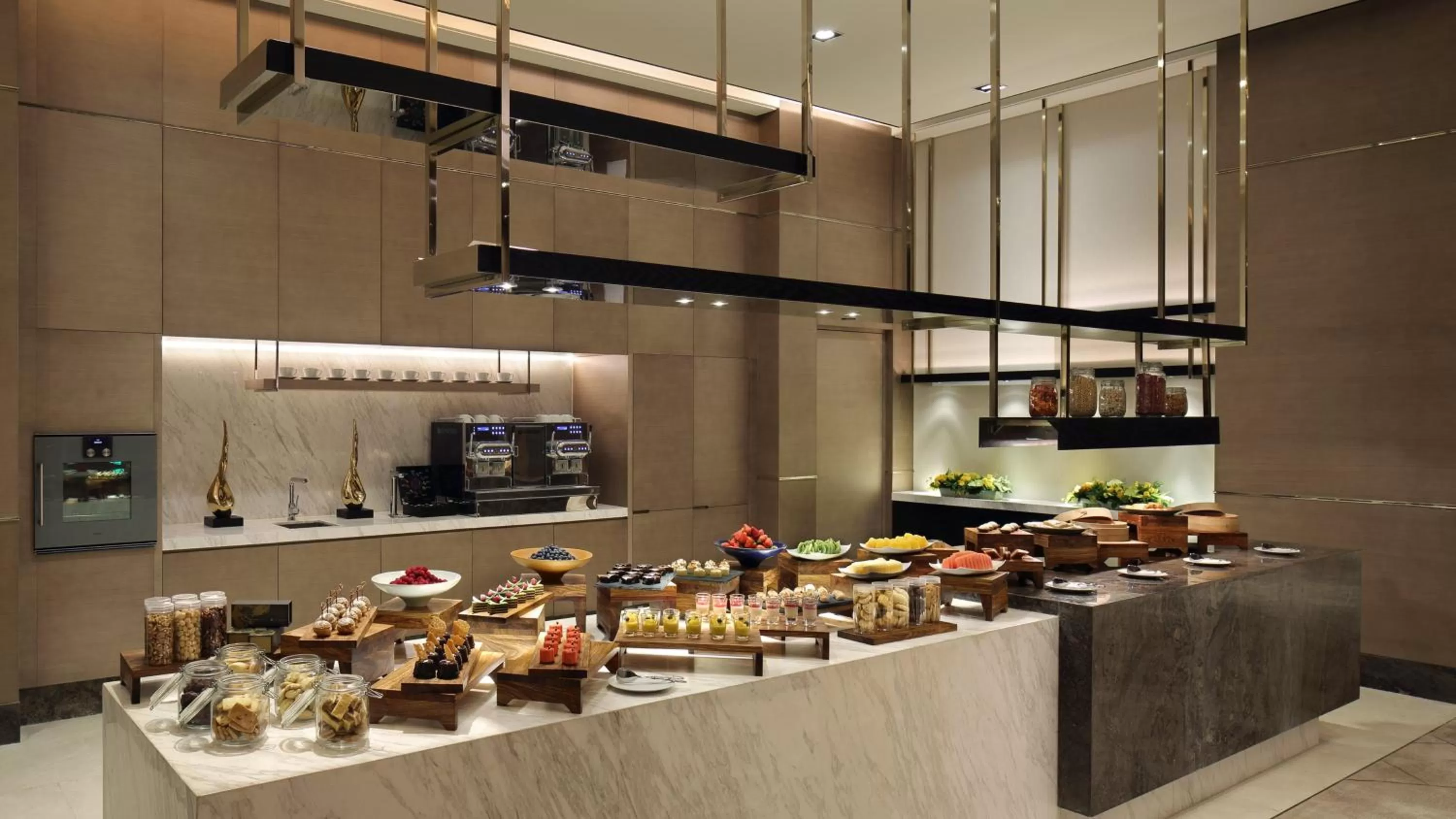 Restaurant/places to eat in InterContinental Shanghai Hongqiao NECC by IHG