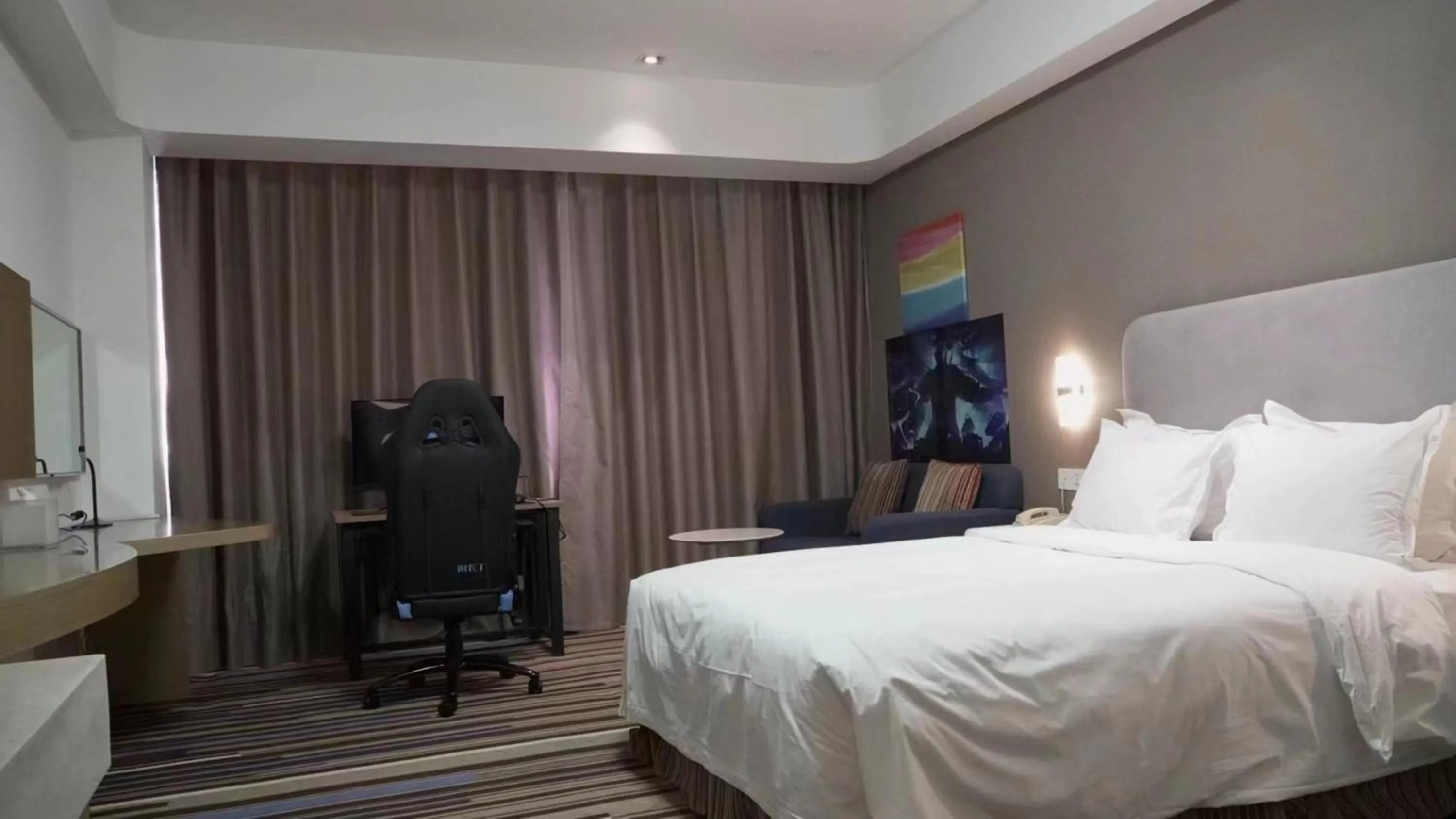 Photo of the whole room in Holiday Inn Express Nantong Downtown by IHG