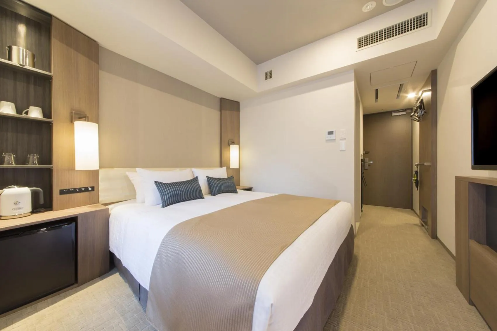 Photo of the whole room, Bed in Tokyu Stay Ginza