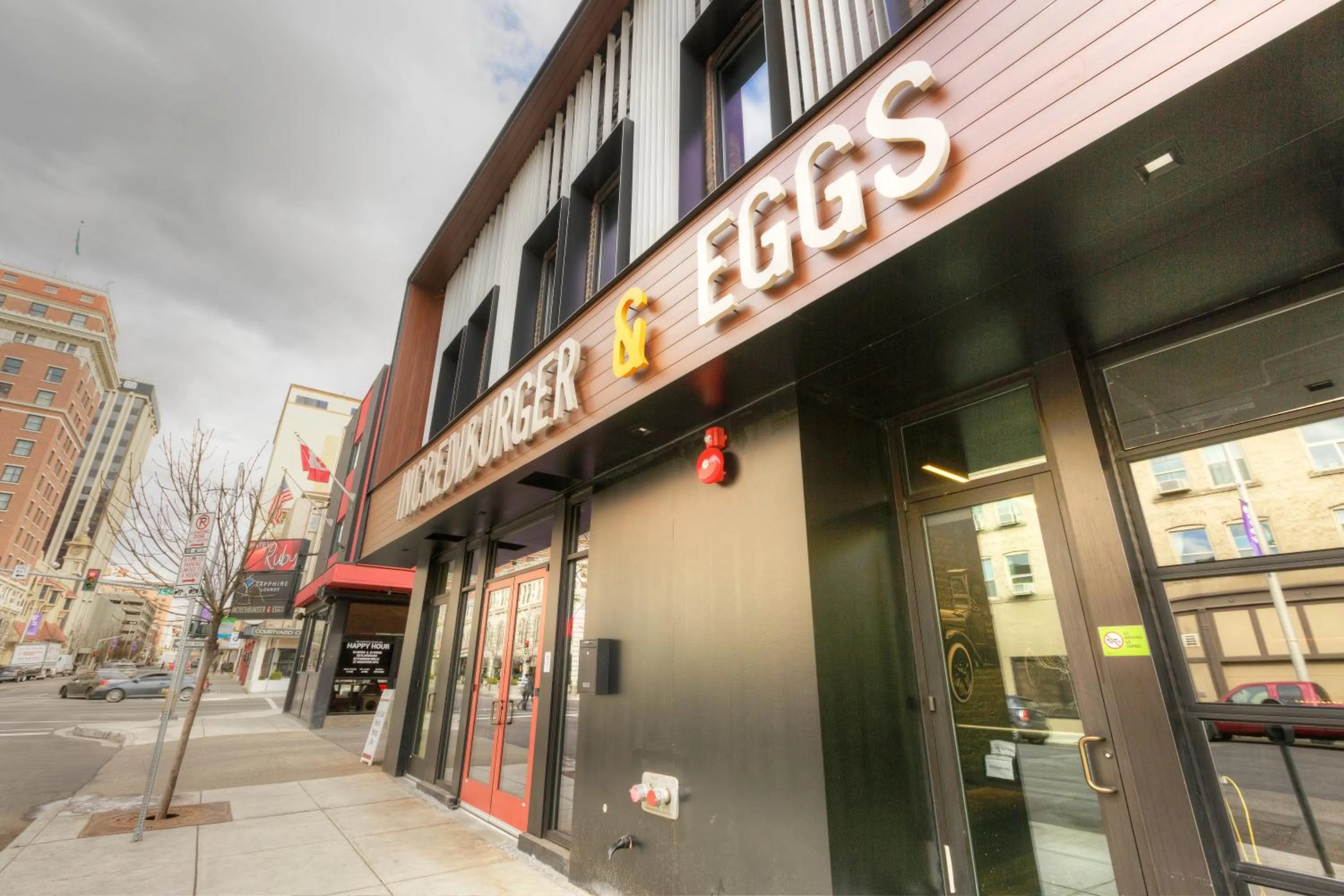 Restaurant/places to eat in Hotel Ruby