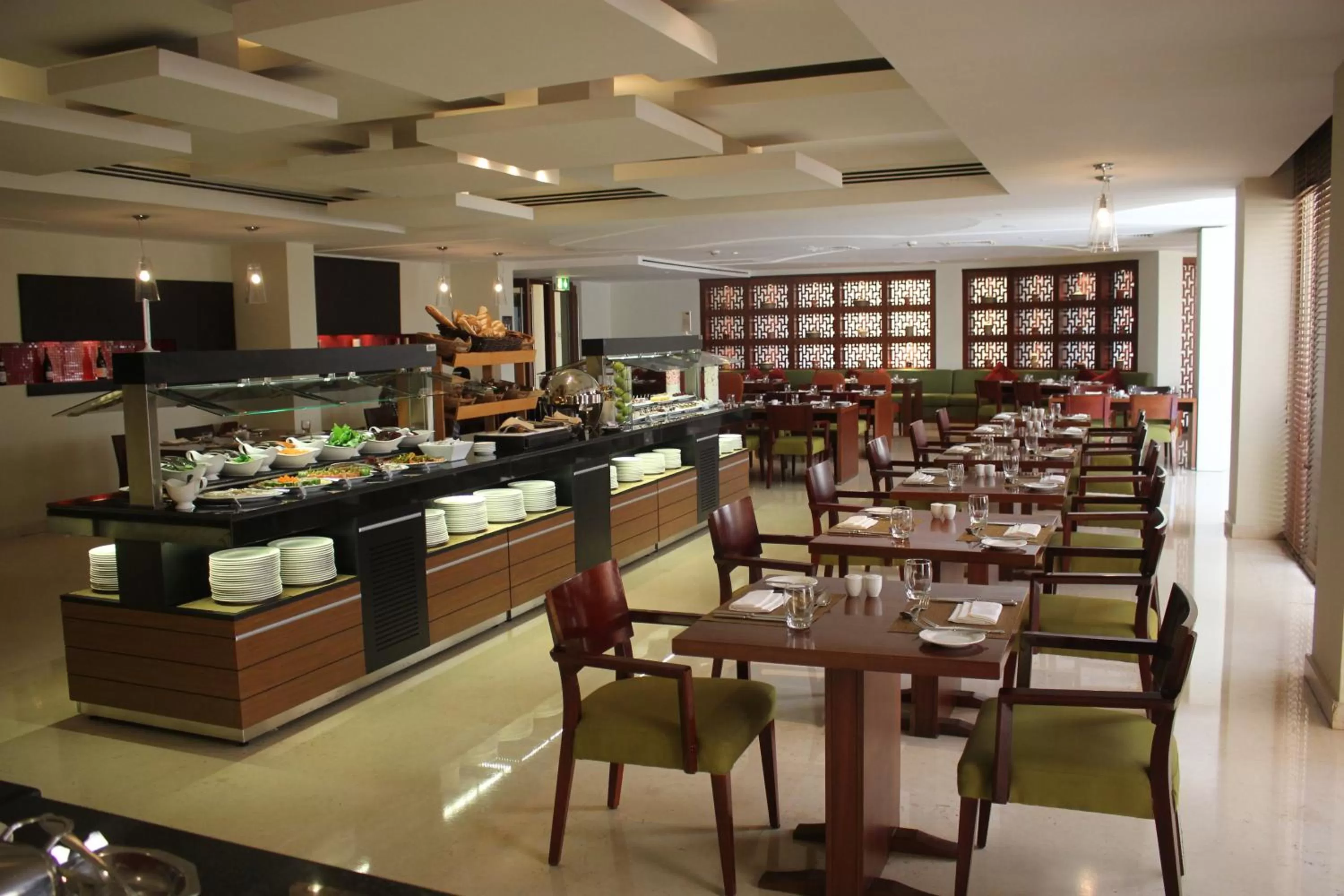 Restaurant/places to eat in Crowne Plaza Sohar by IHG