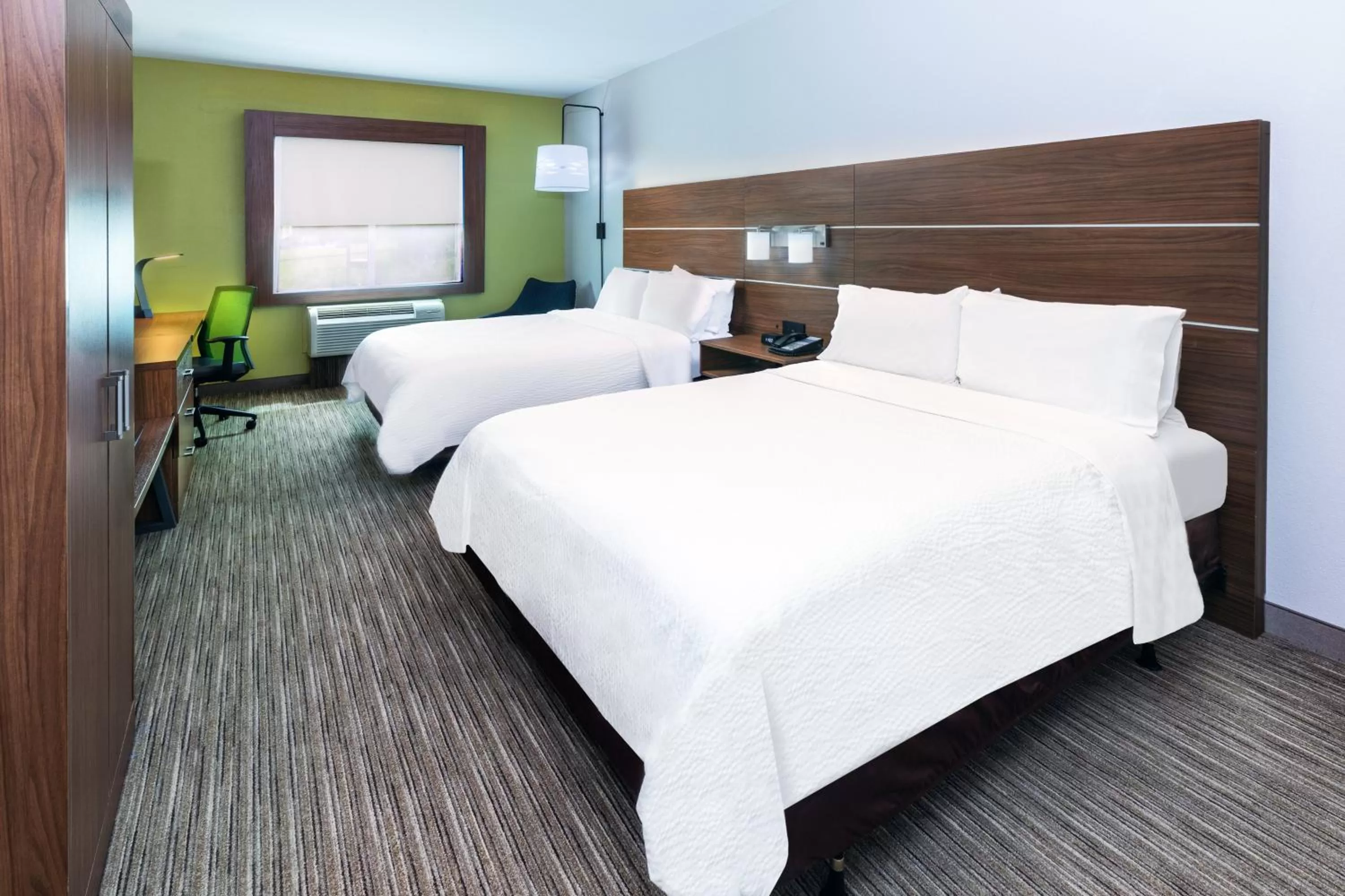 Photo of the whole room, Bed in Holiday Inn Express & Suites Lafayette South by IHG