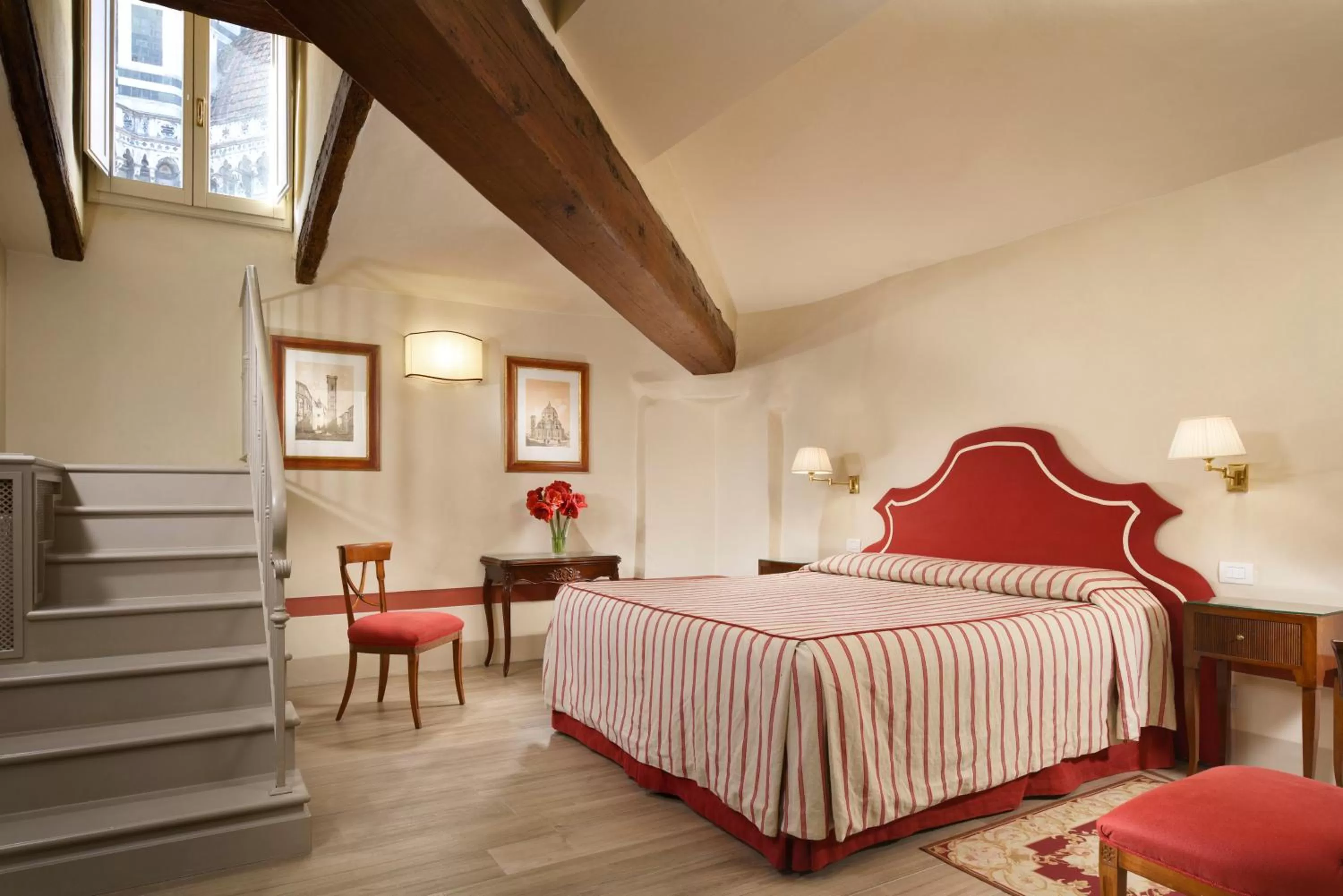 Photo of the whole room, Bed in Palazzo Niccolini al Duomo Residenza D'Epoca