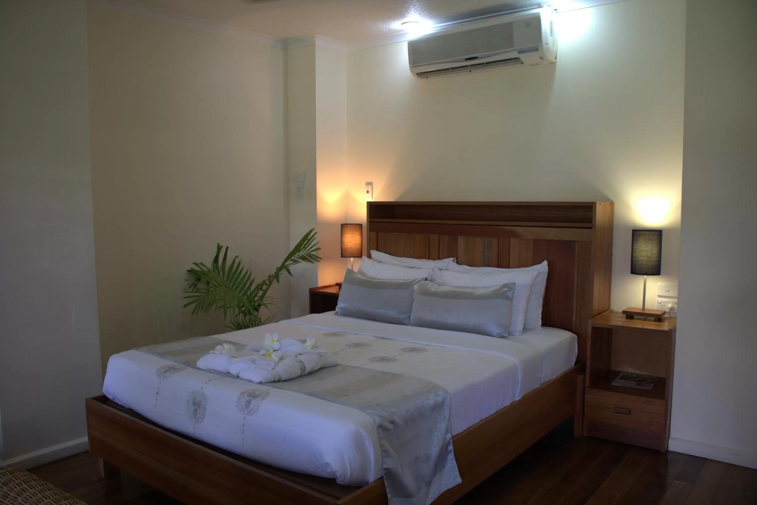 Bed in Rapopo Plantation Resort