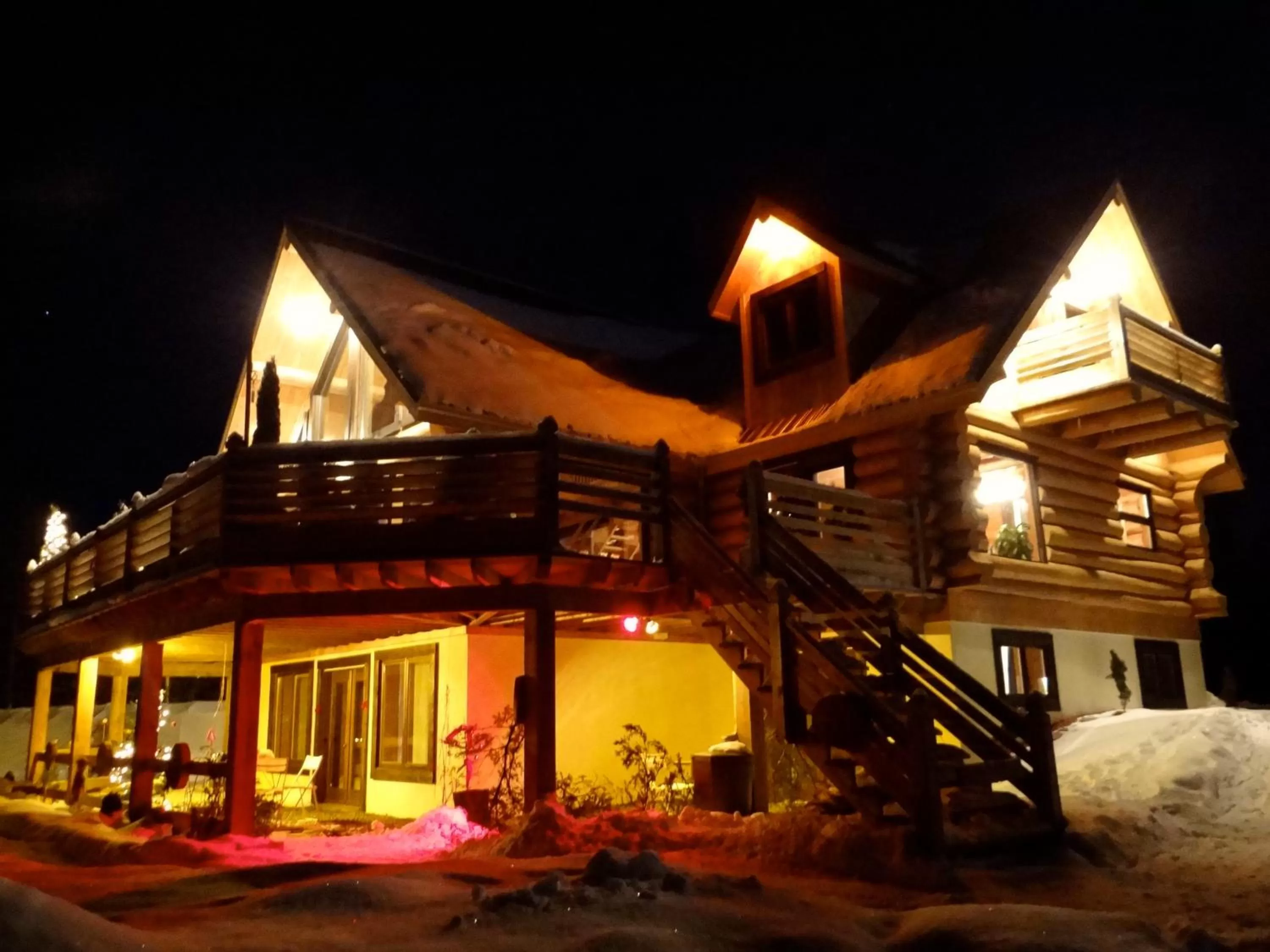 Facade/entrance, Property Building in Le Domaine du Lac Saint Charles