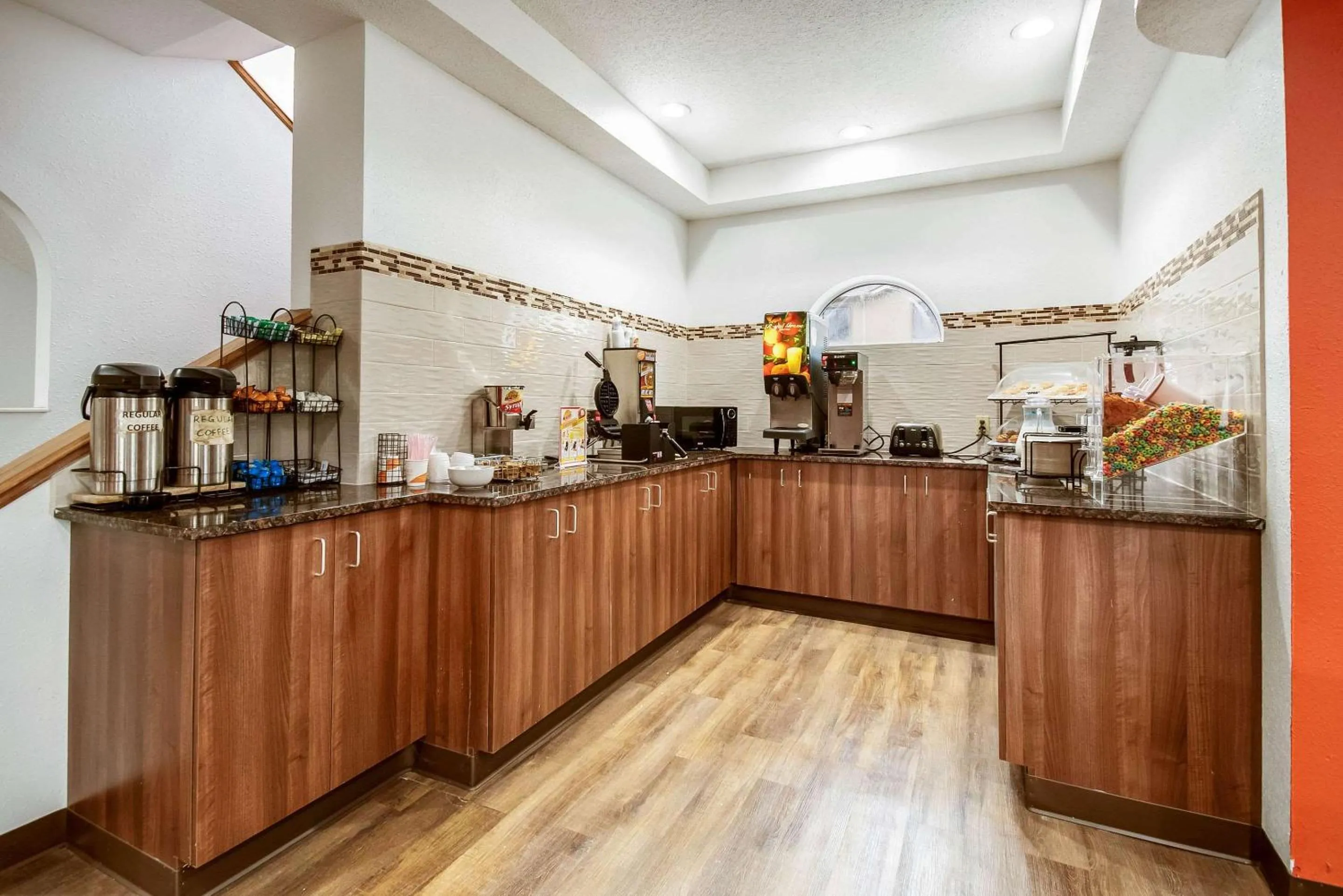 Restaurant/places to eat in Econo Lodge