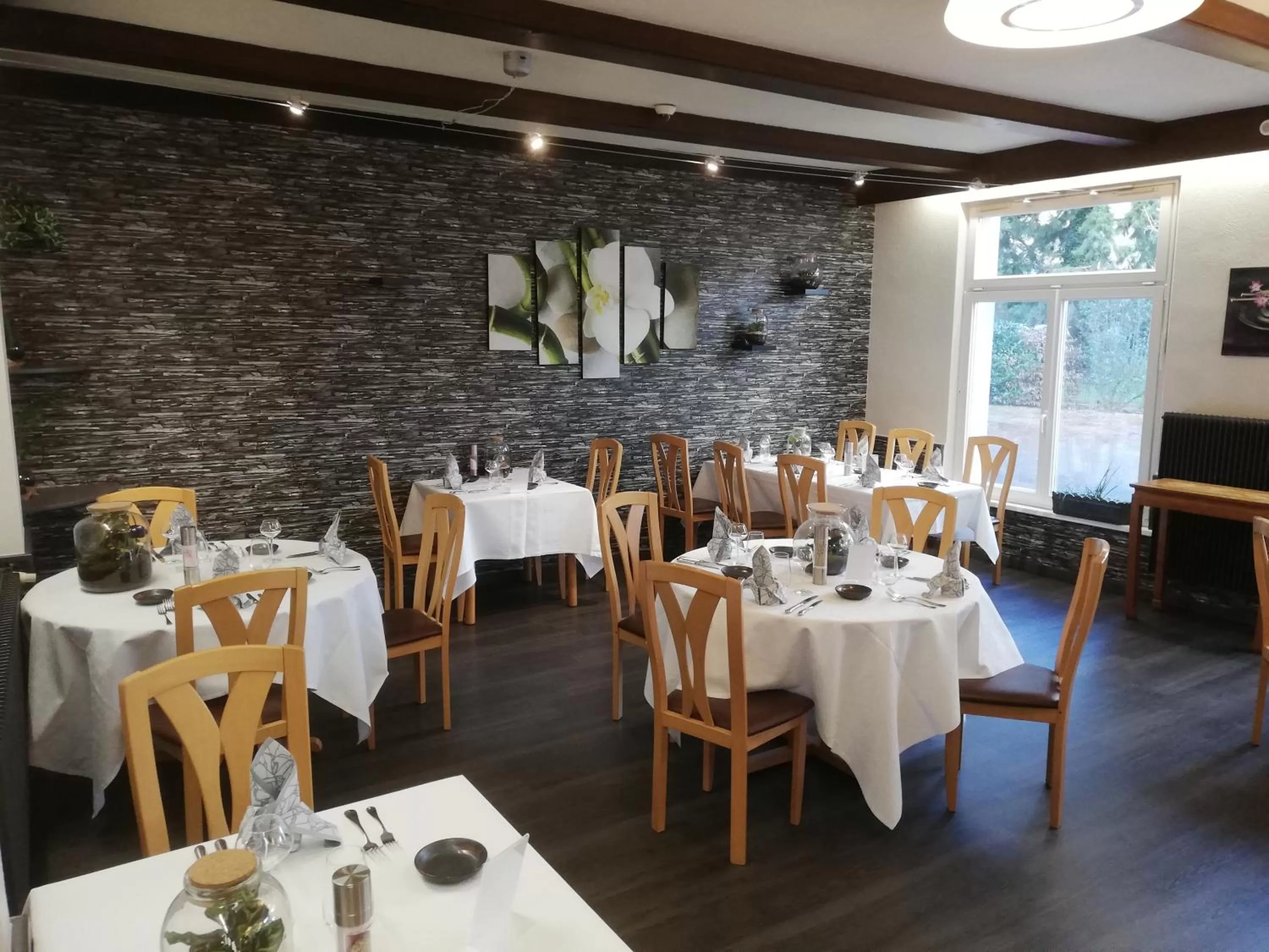 Restaurant/places to eat in Hôtel Restaurant Le Moschenross