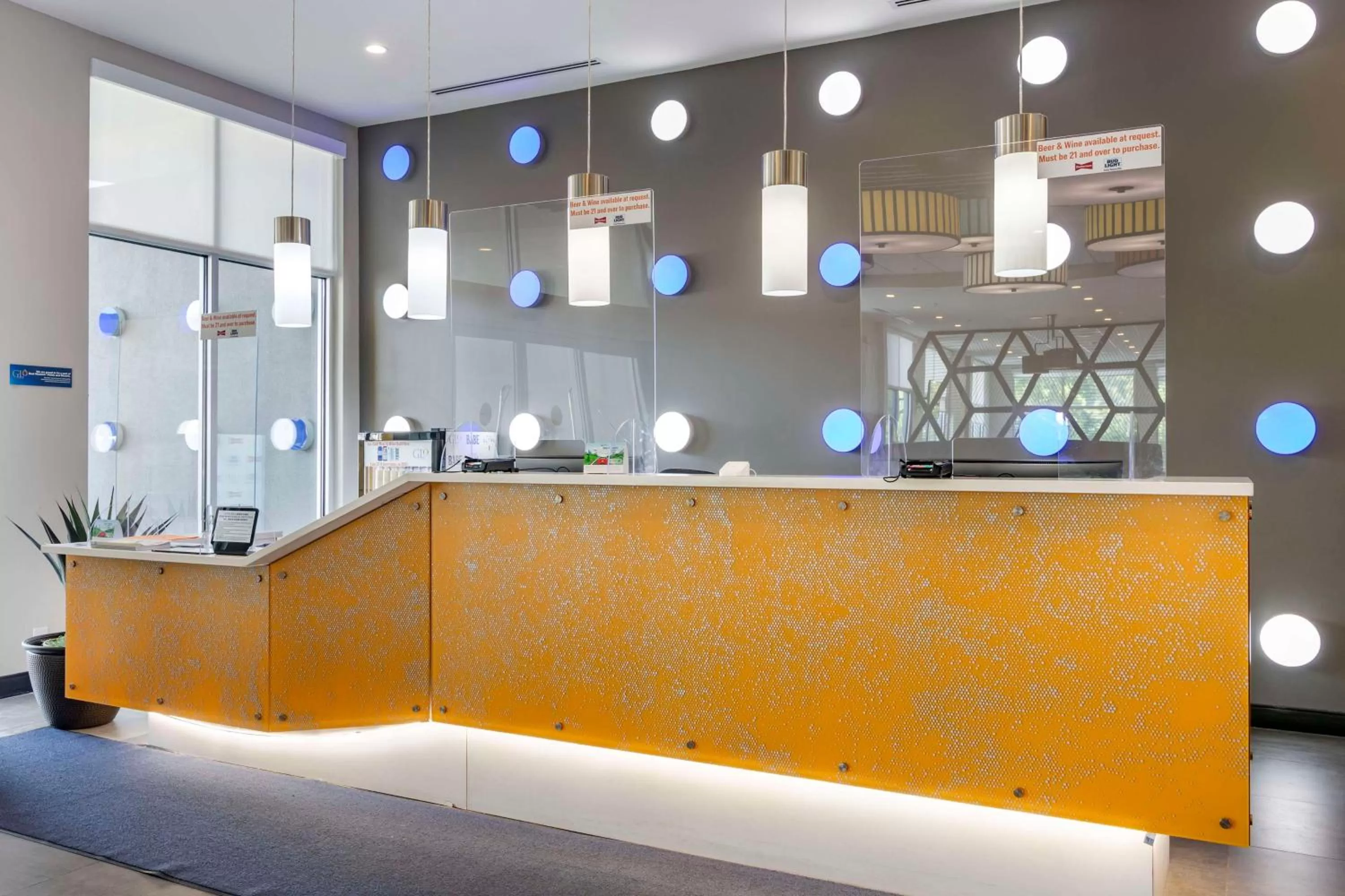 Lobby or reception in GLō Best Western Savannah-Gateway I-95