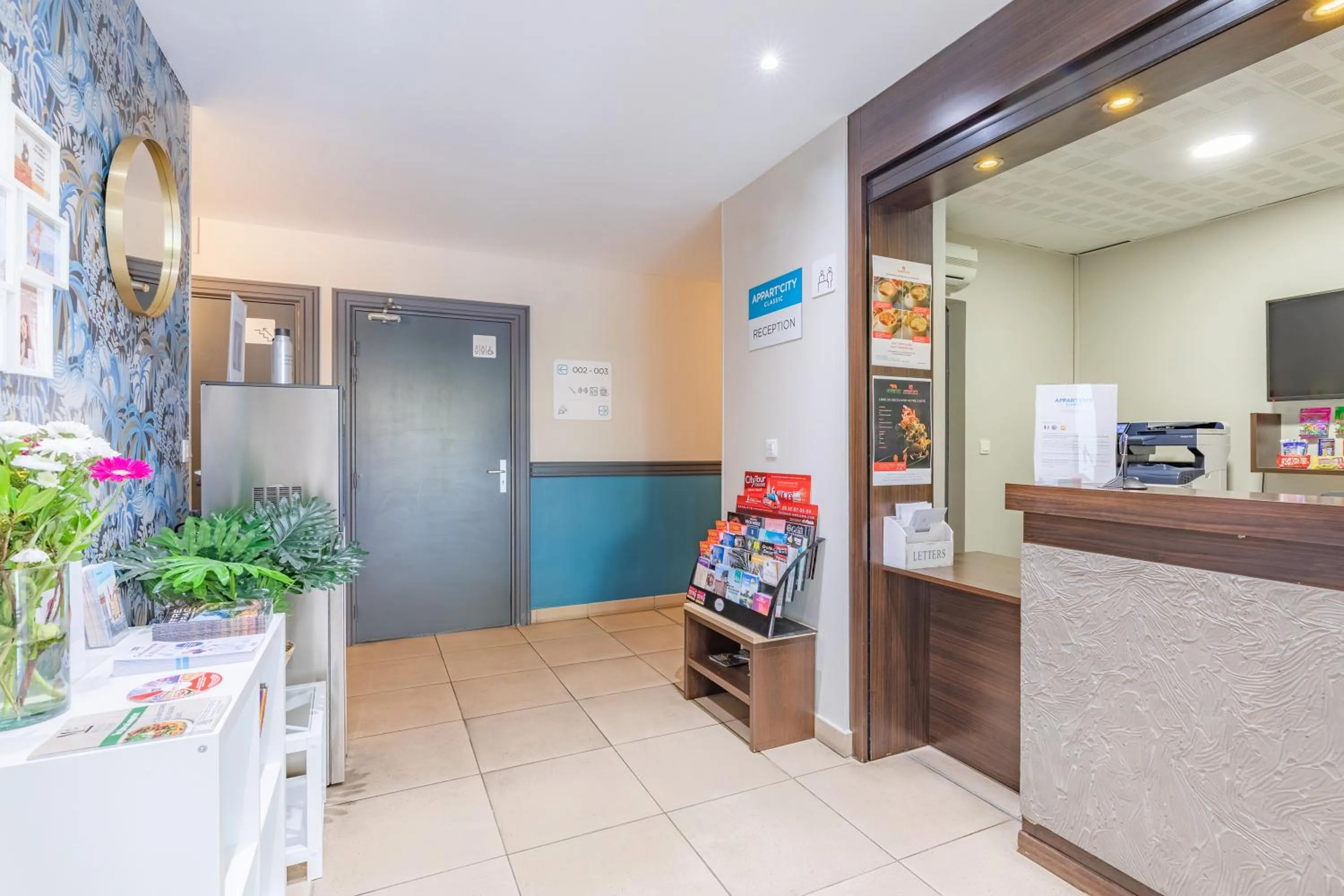 Lobby or reception in Appart'City Classic Toulouse Colomiers