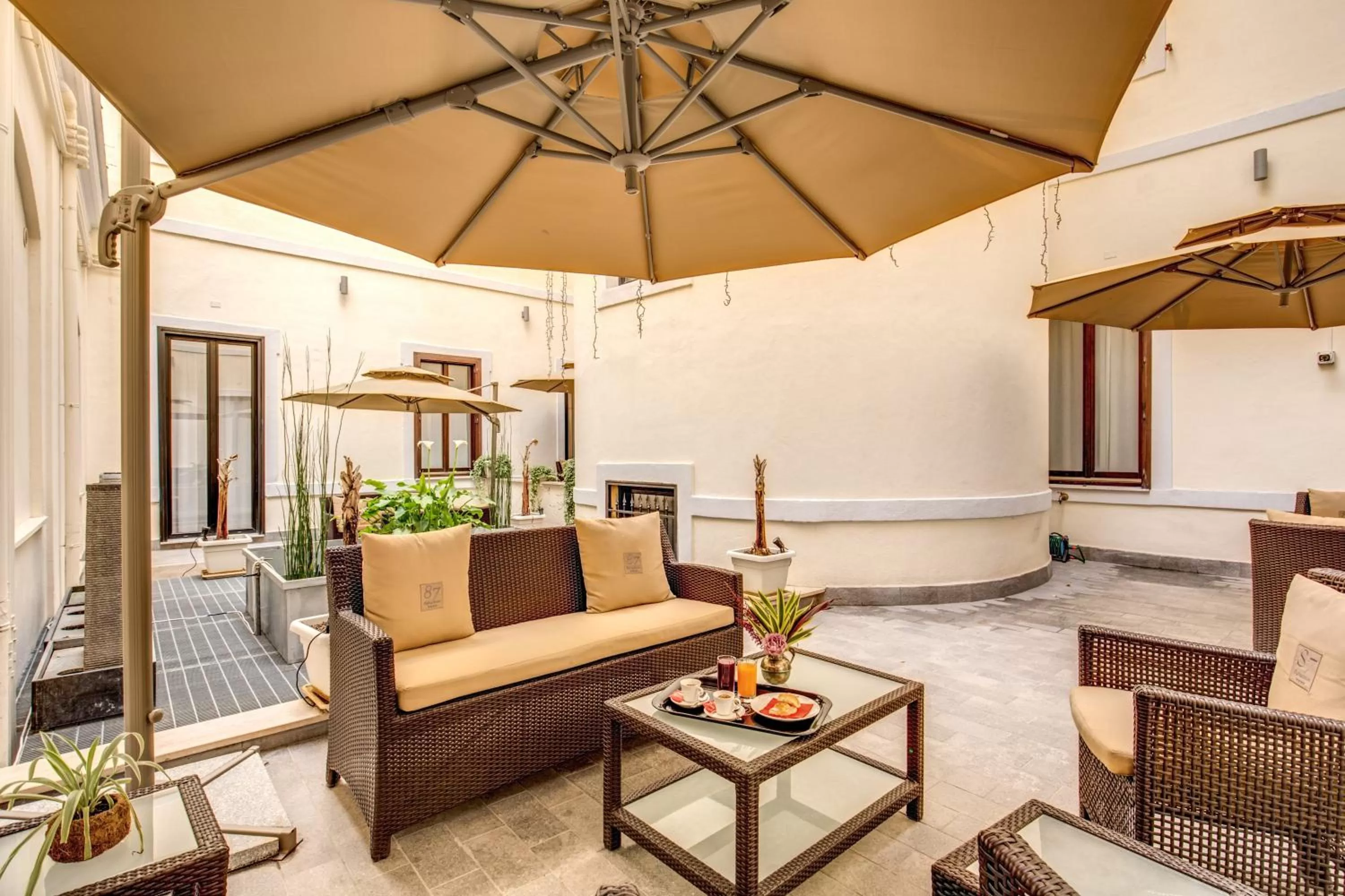 Patio in Hotel 87 eighty-seven - Maison d'Art Collection